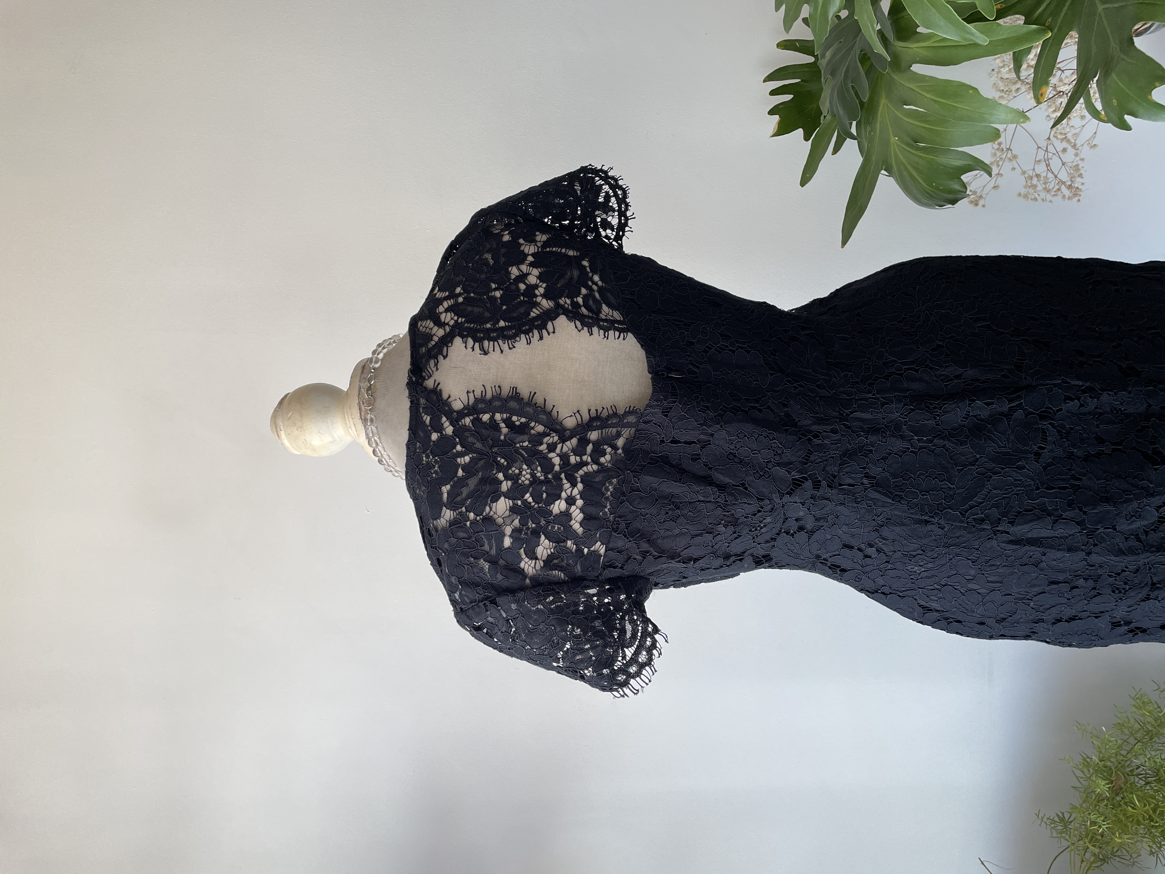 Vestido encaje negro. Talla: 4 (s) 4