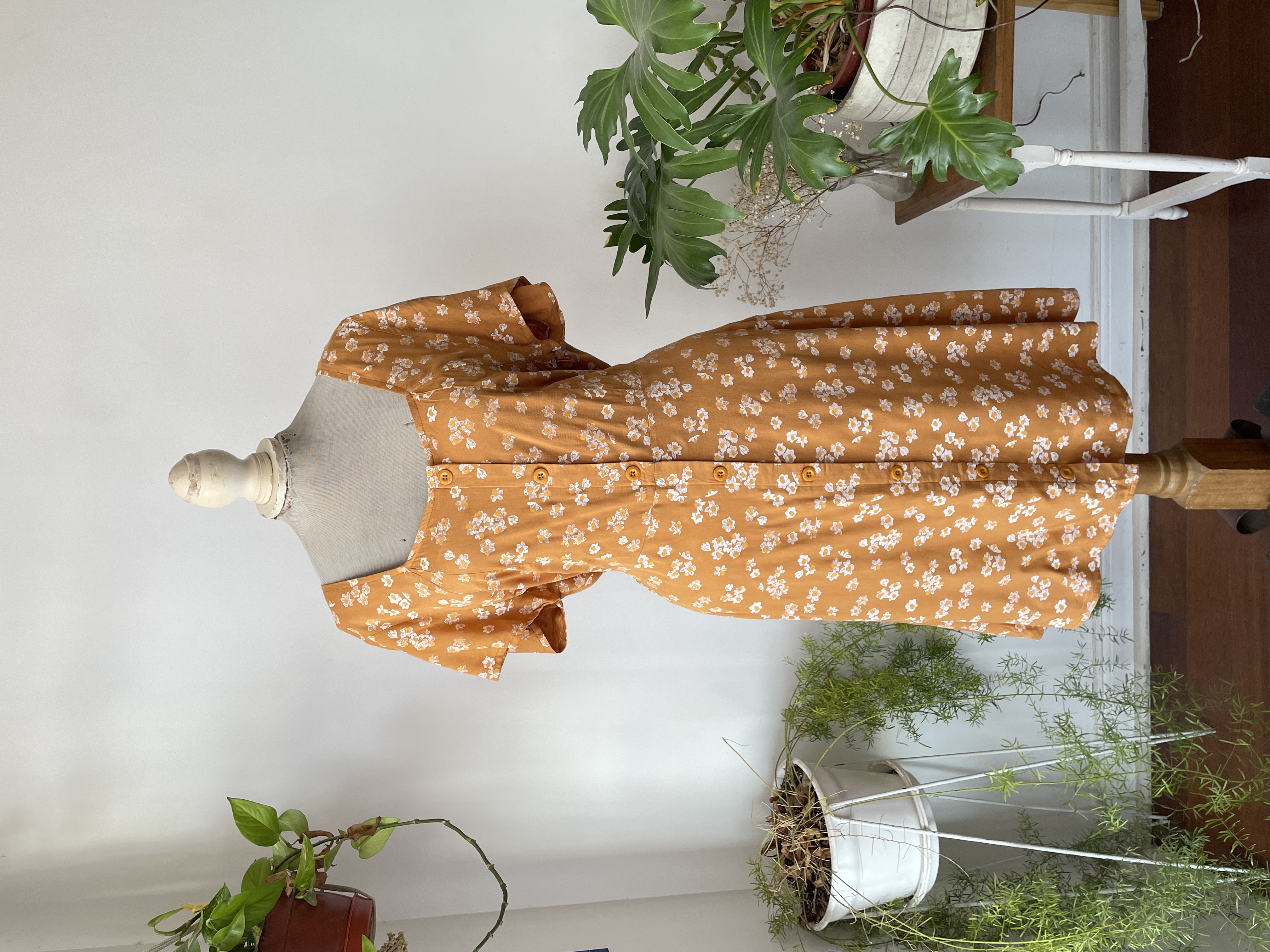 Vestido ocre Floral. Talla: XL 1