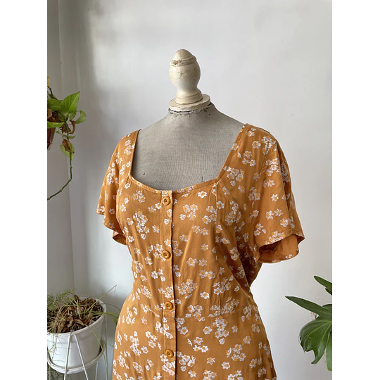 Vestido ocre Floral. Talla: XL
