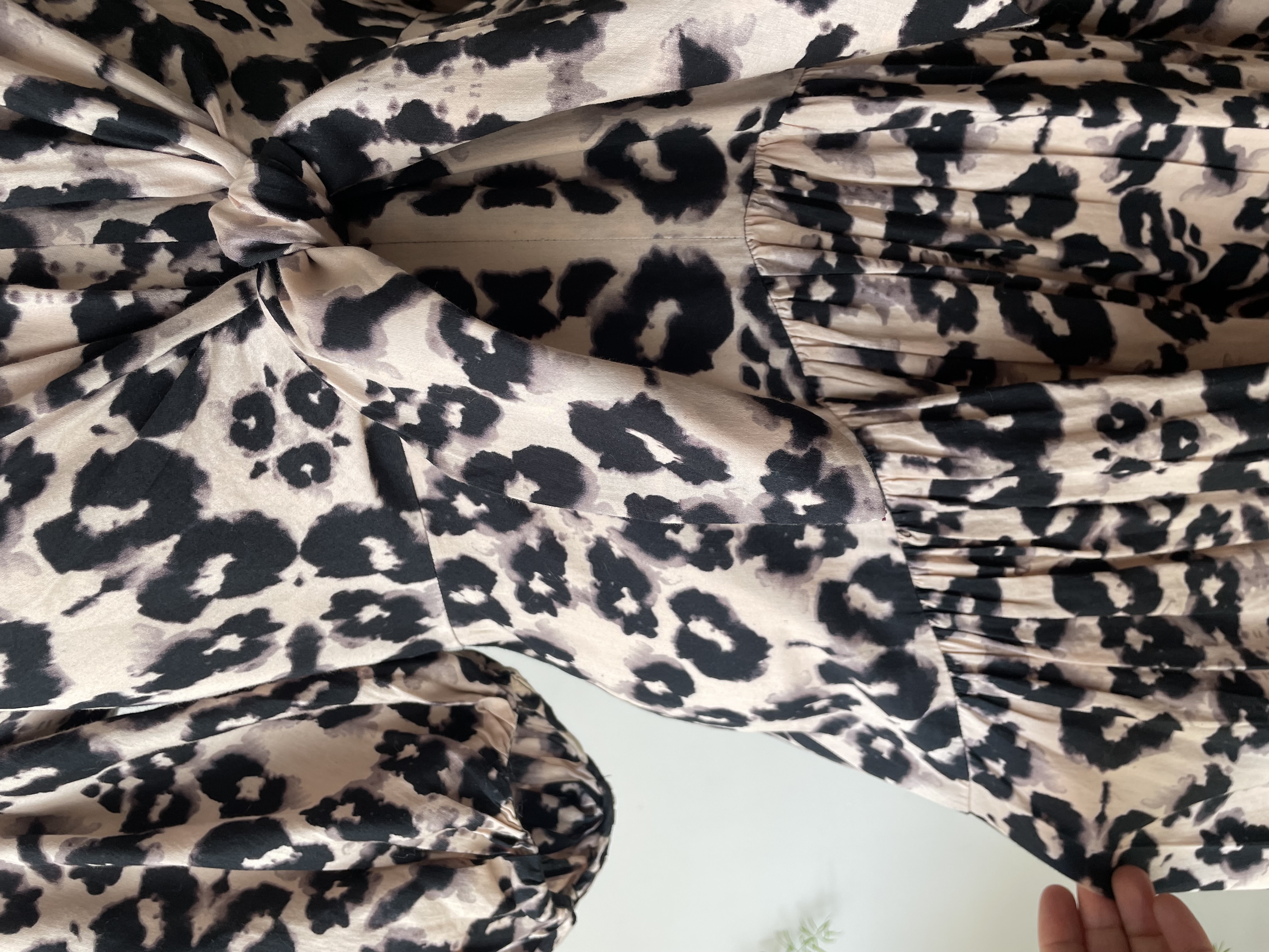 Vestido leopardo. Talla: 6 (S/M) 4