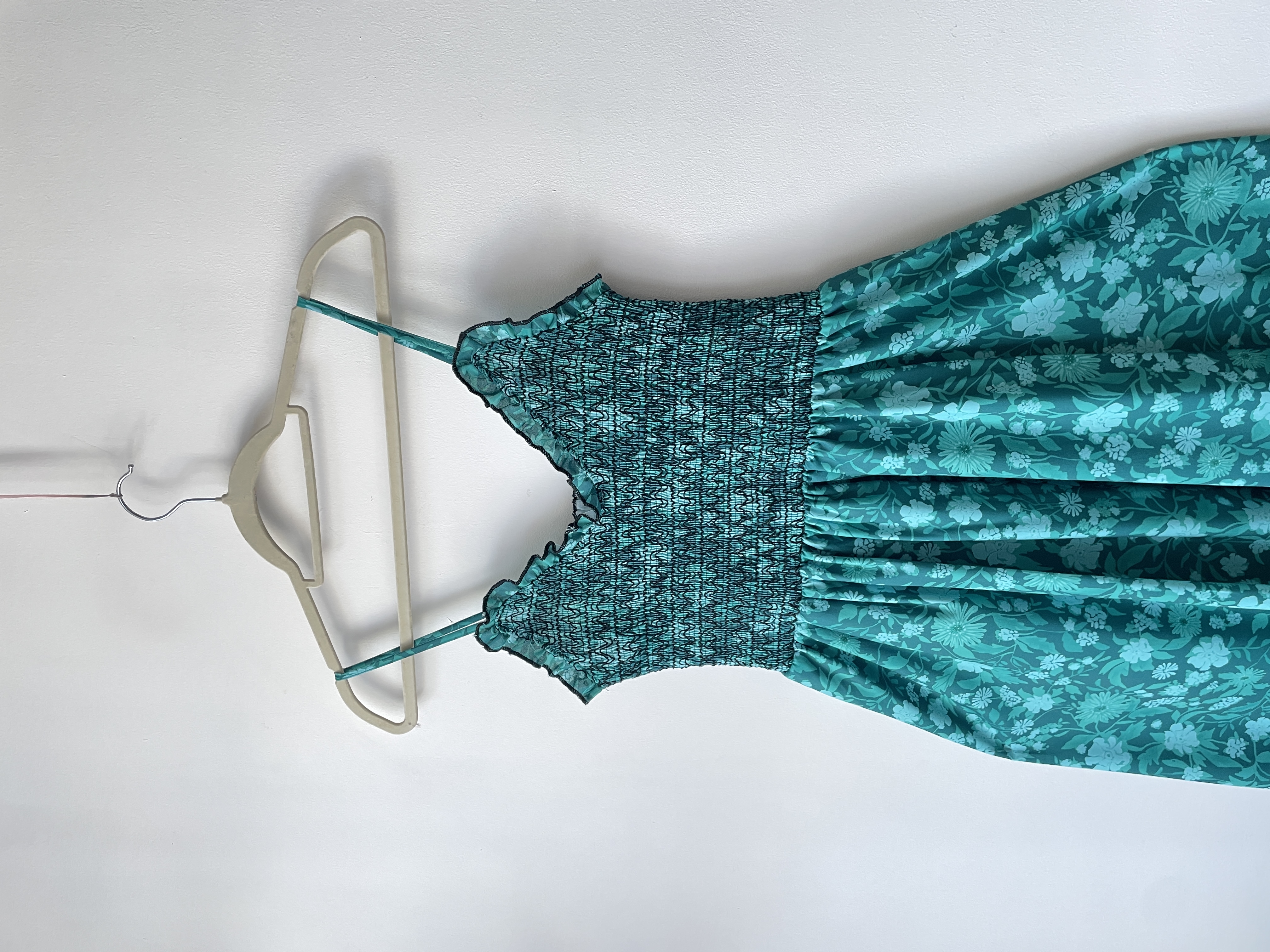 Vestido verde. Talla: M 5