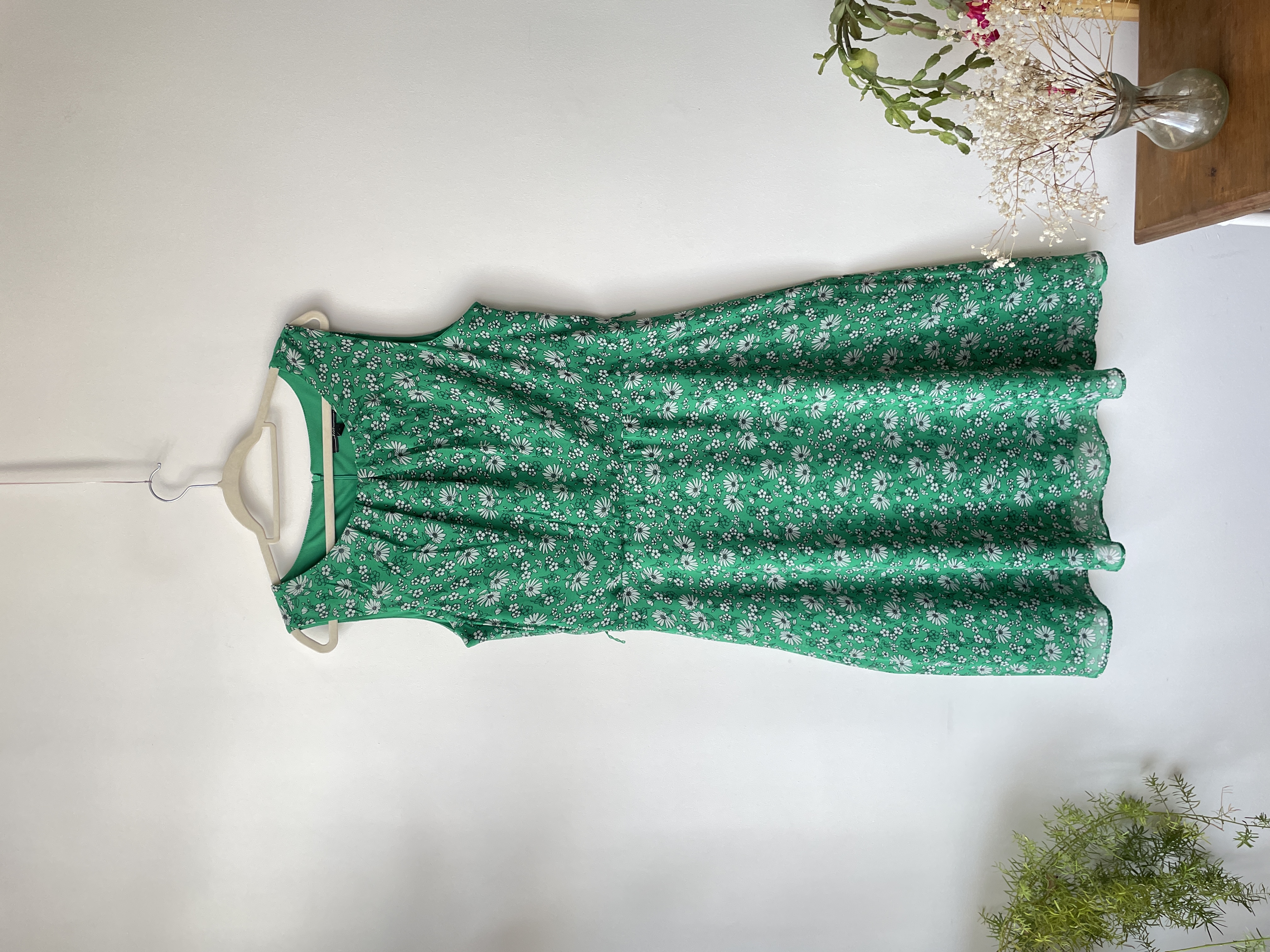 Vestido verde flora. Talla: 16 (L) 1
