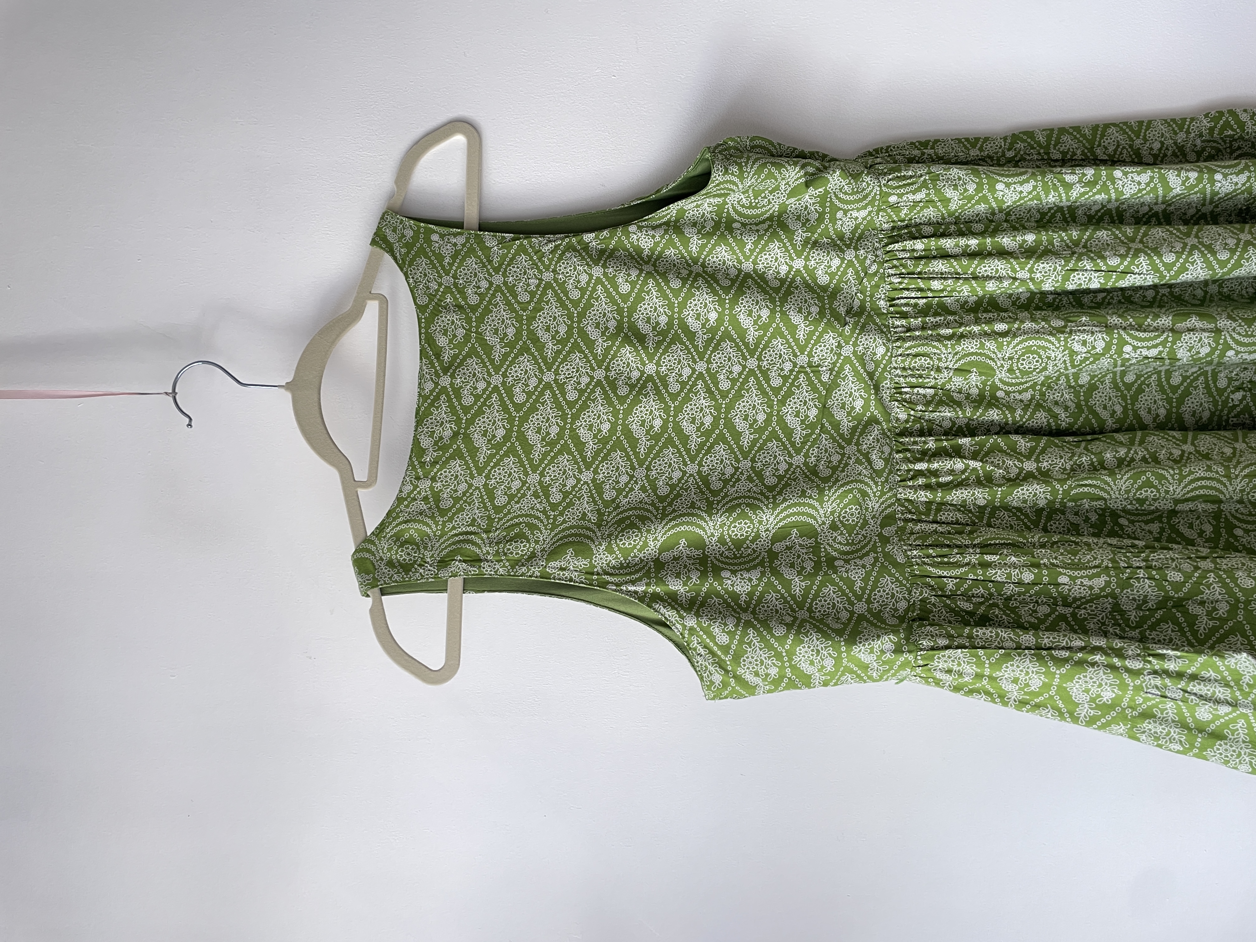 Vestido verde. Talla: L 2