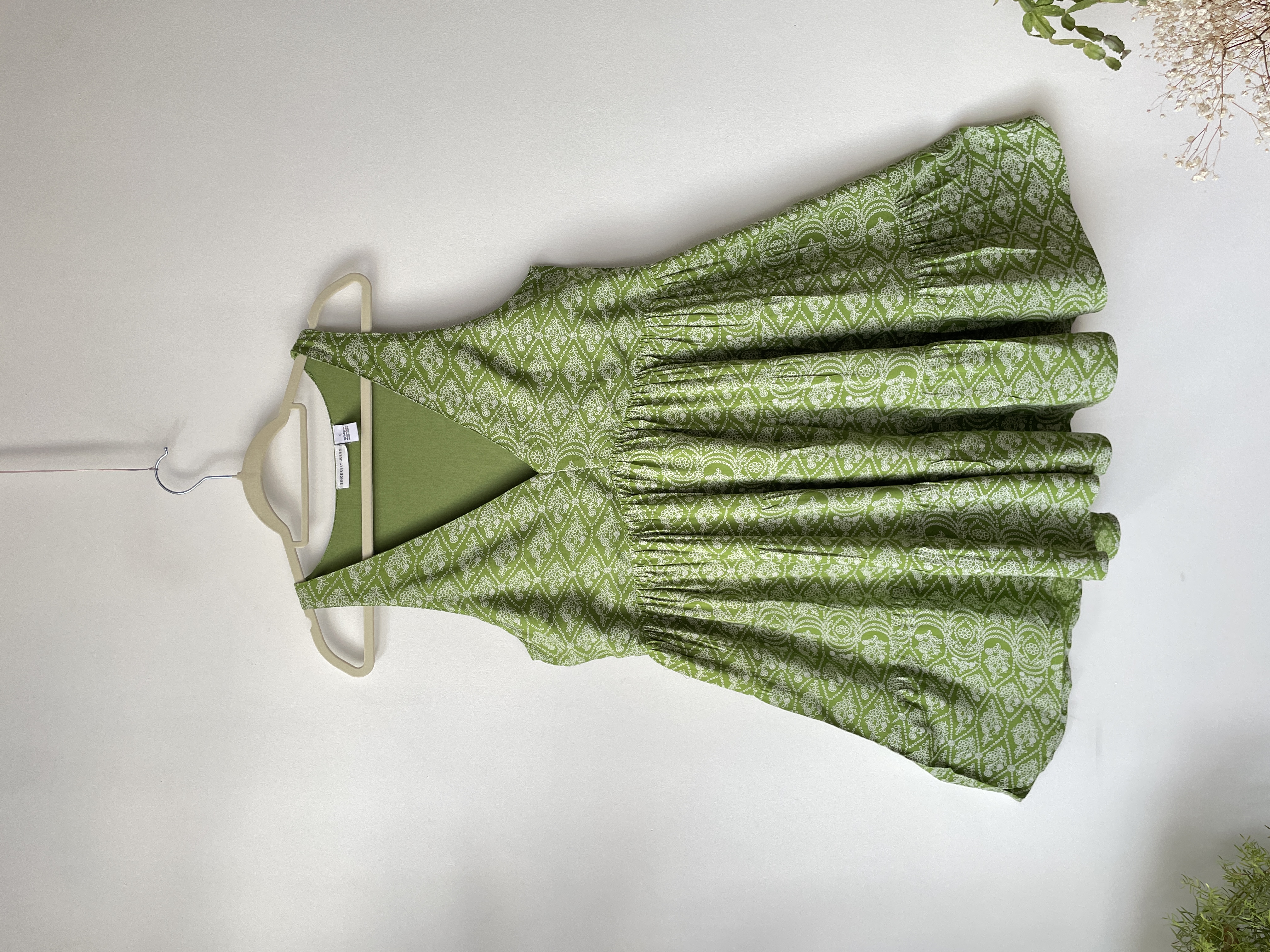 Vestido verde. Talla: L 1