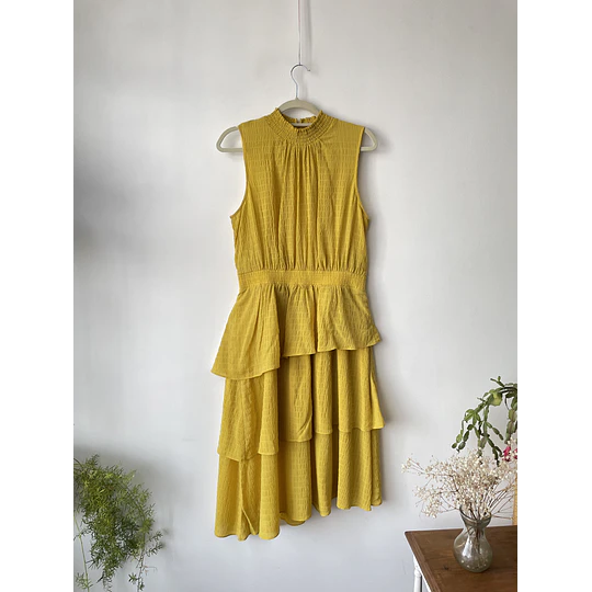 Vestido ocre. Talla: L