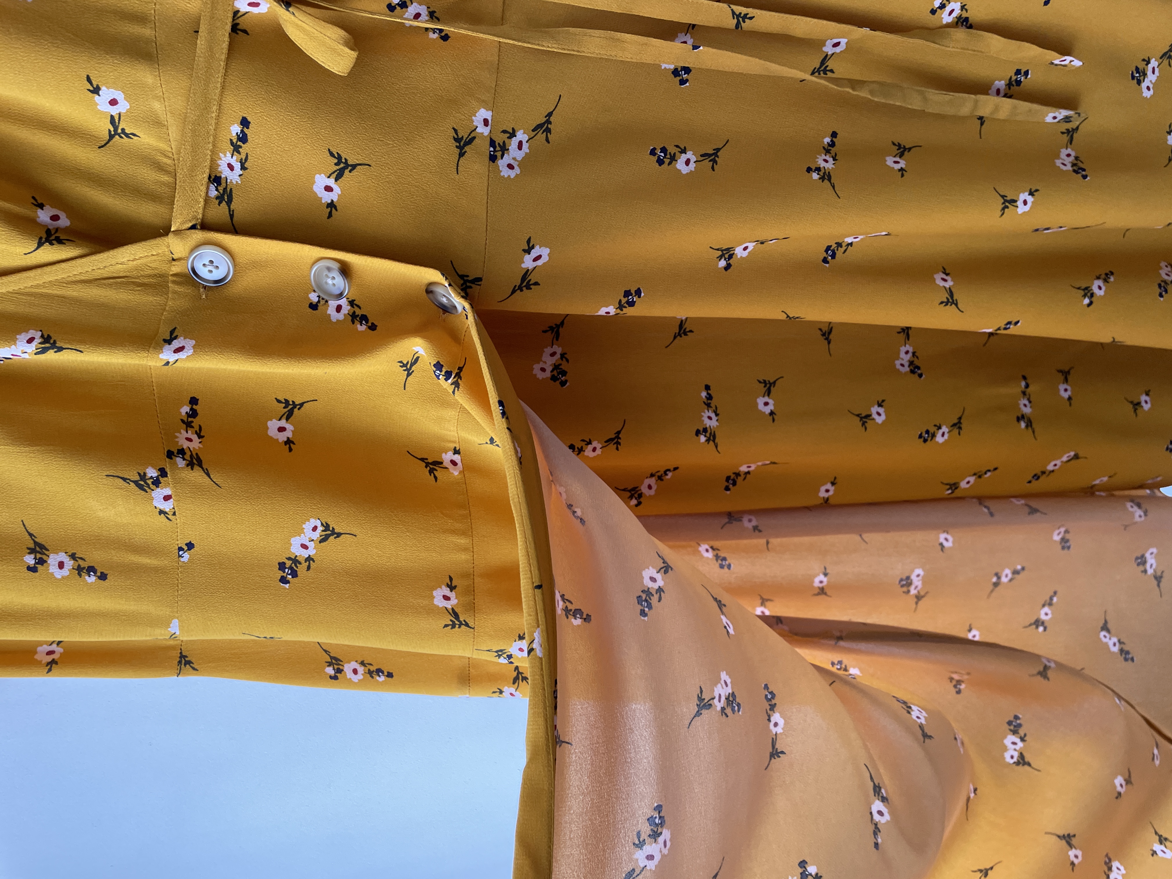 Vestido floral ocre. Talla: L 2