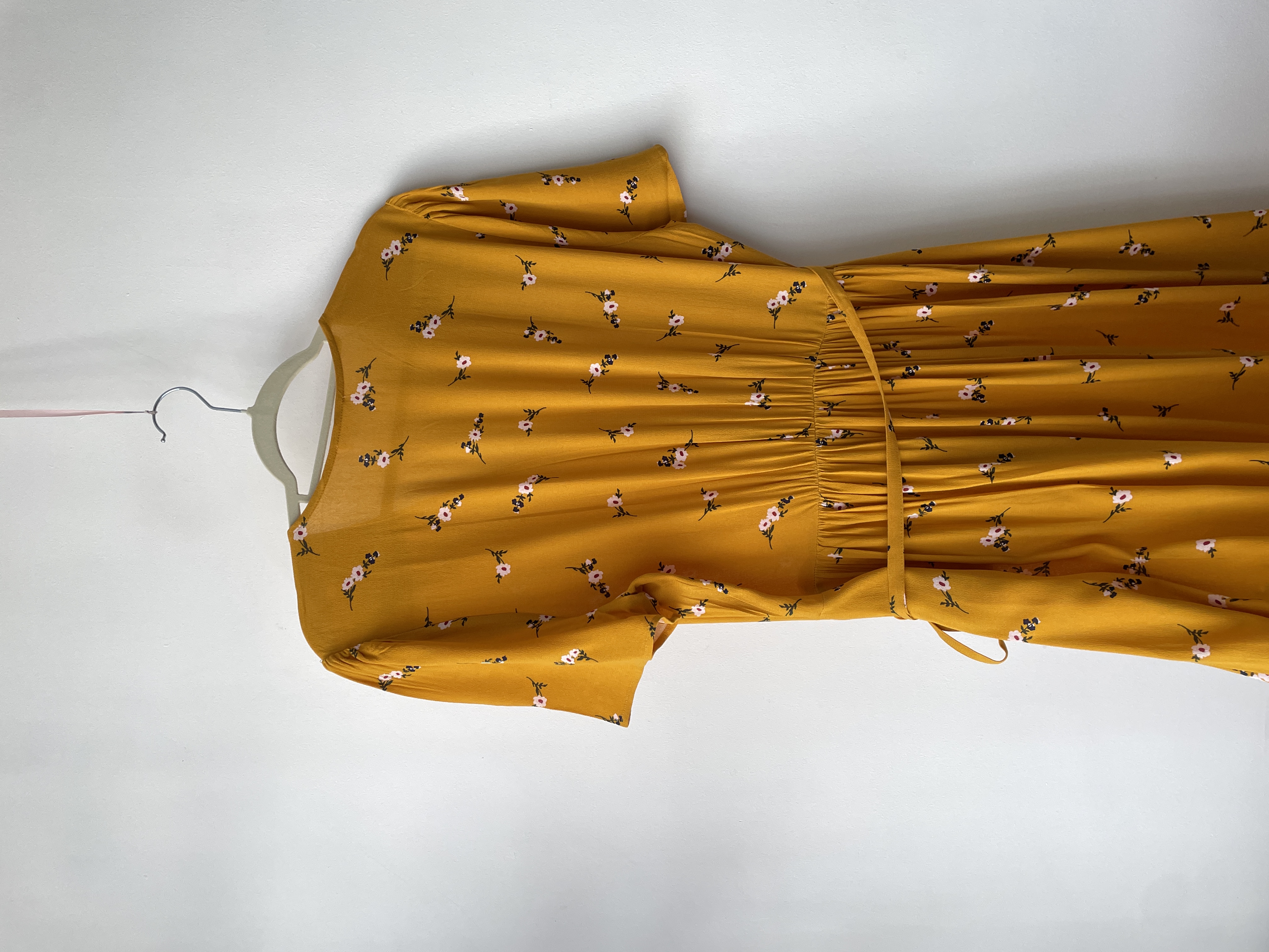 Vestido floral ocre. Talla: L 4