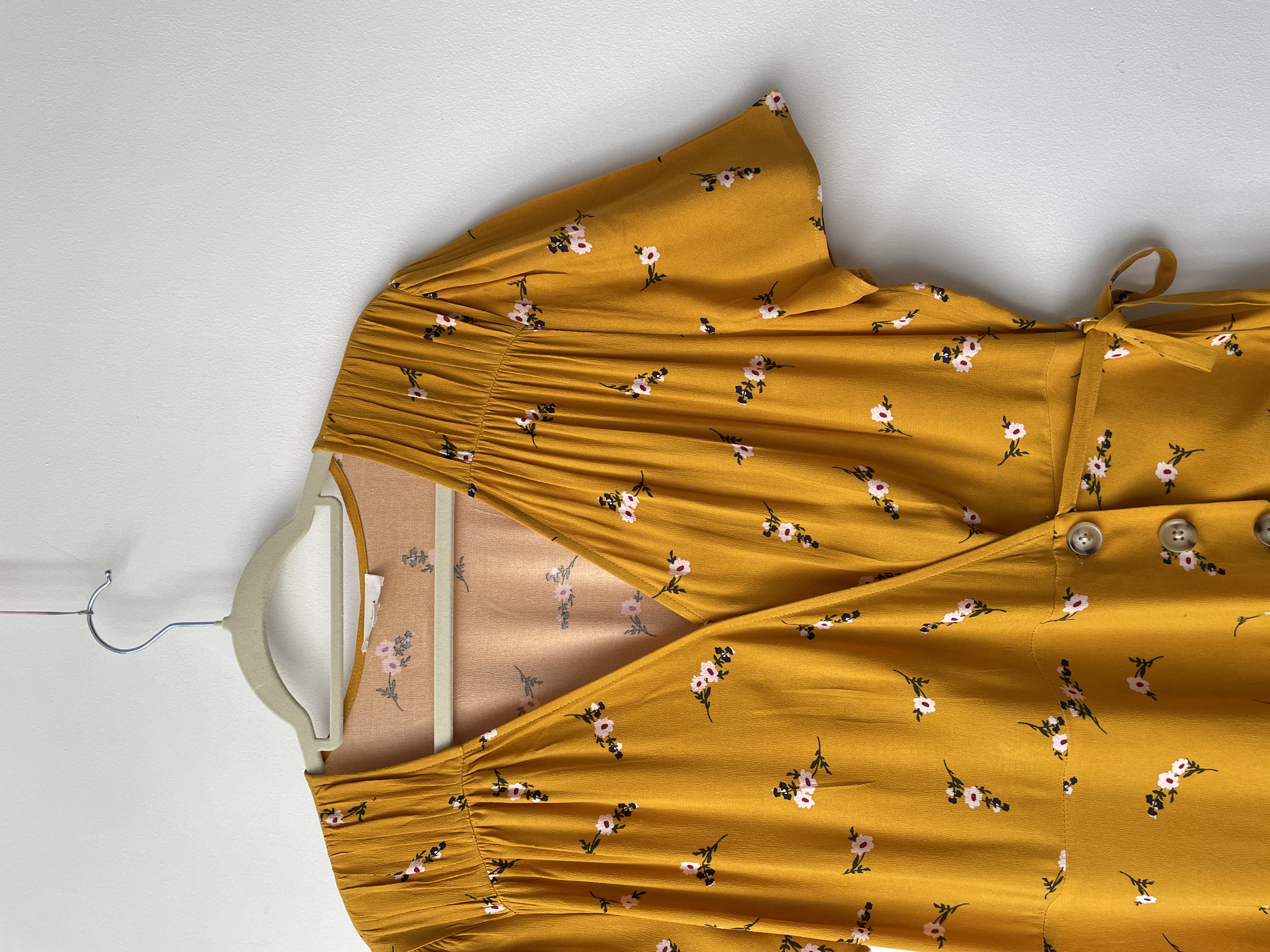 Vestido floral ocre. Talla: L 6