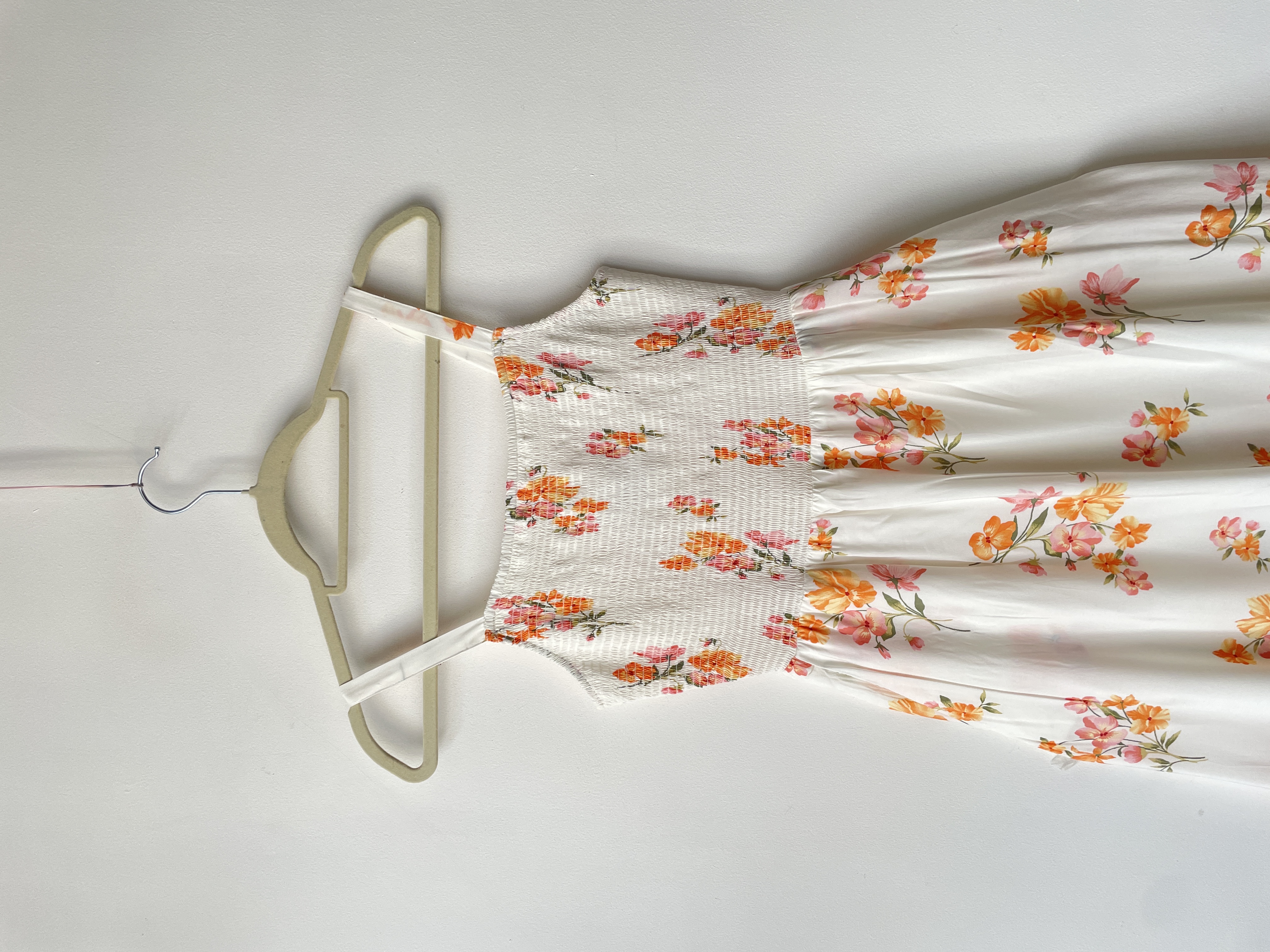 Vestido floral. Talla: XS elasticado 2