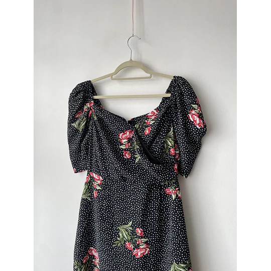Vestido dot floral. Talla: L chico (M/L)