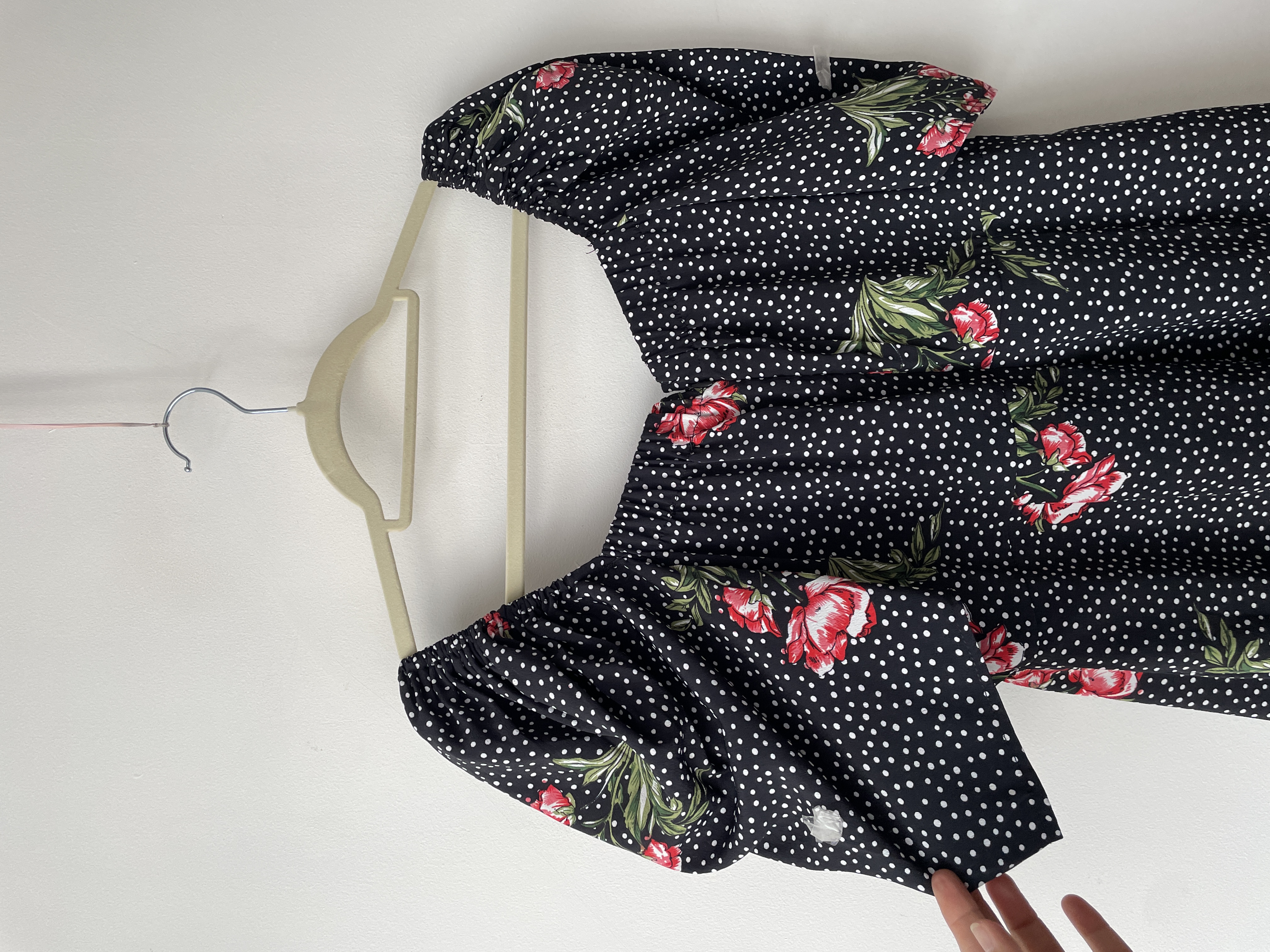 Vestido dot floral. Talla: L chico (M/L) 6