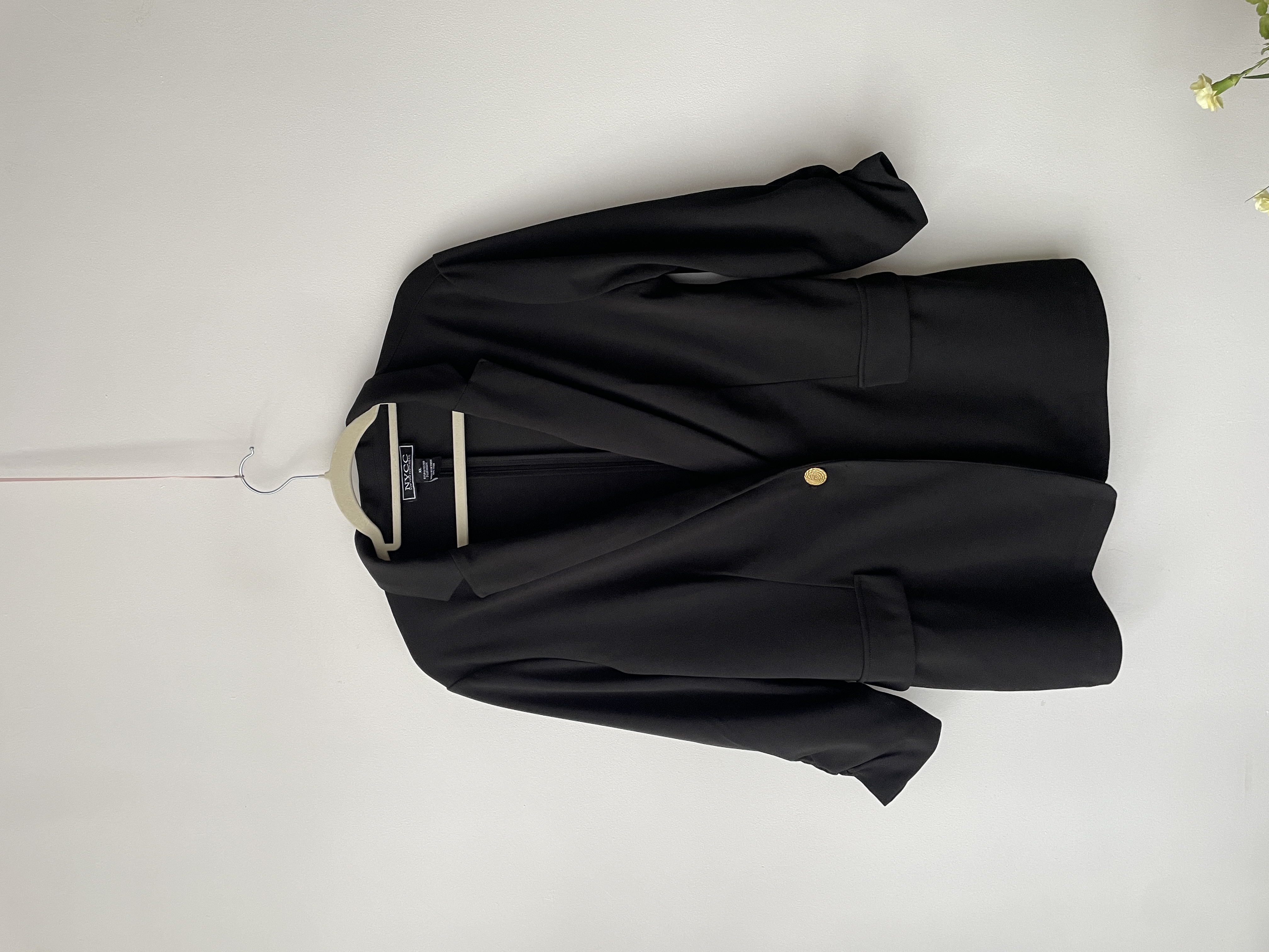 Blazer negro (detalle) Talla: XL 1