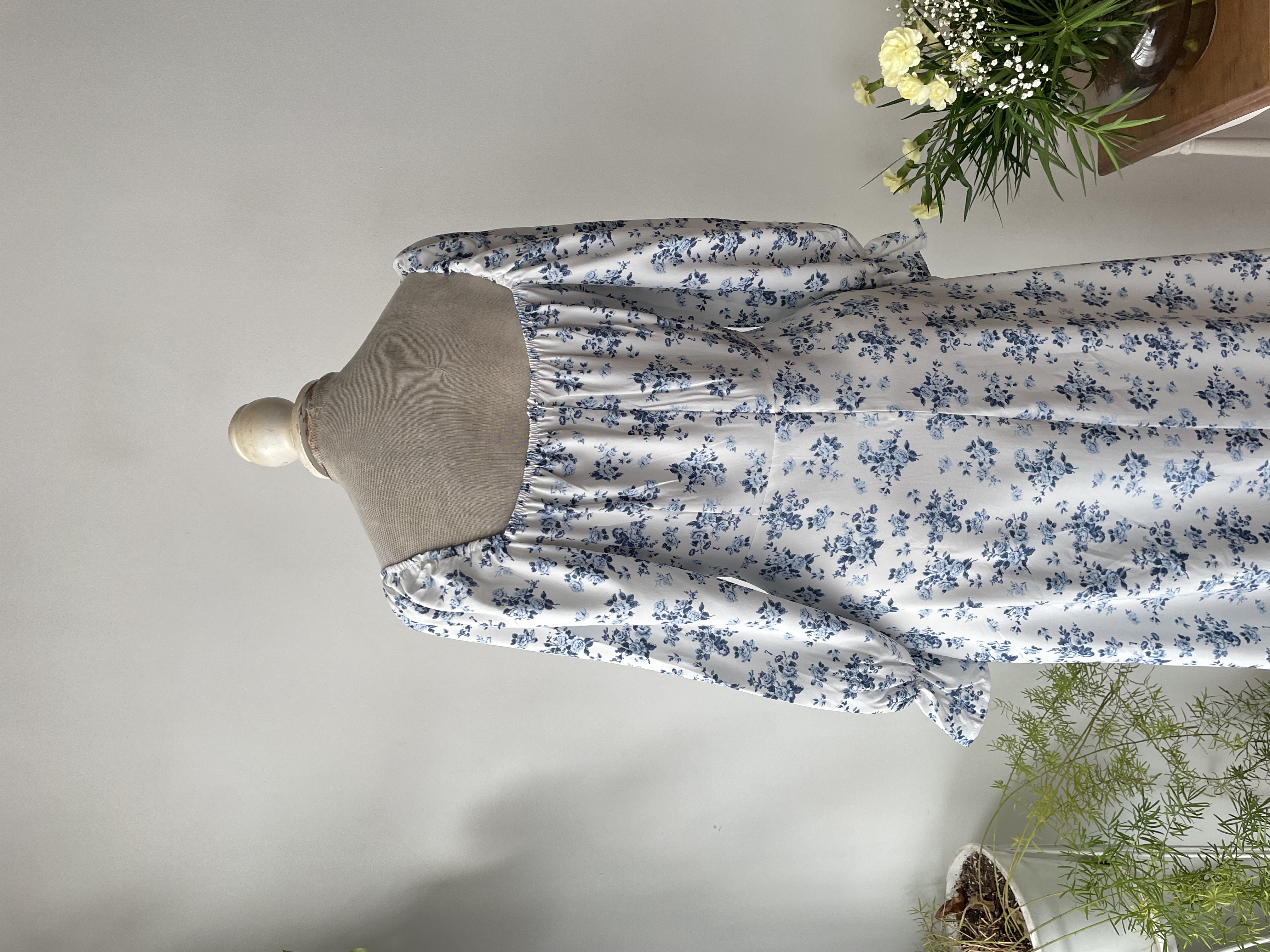 Vestido flores. Talla: L  3