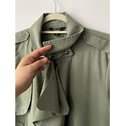Trench oliva. Talla: L 3