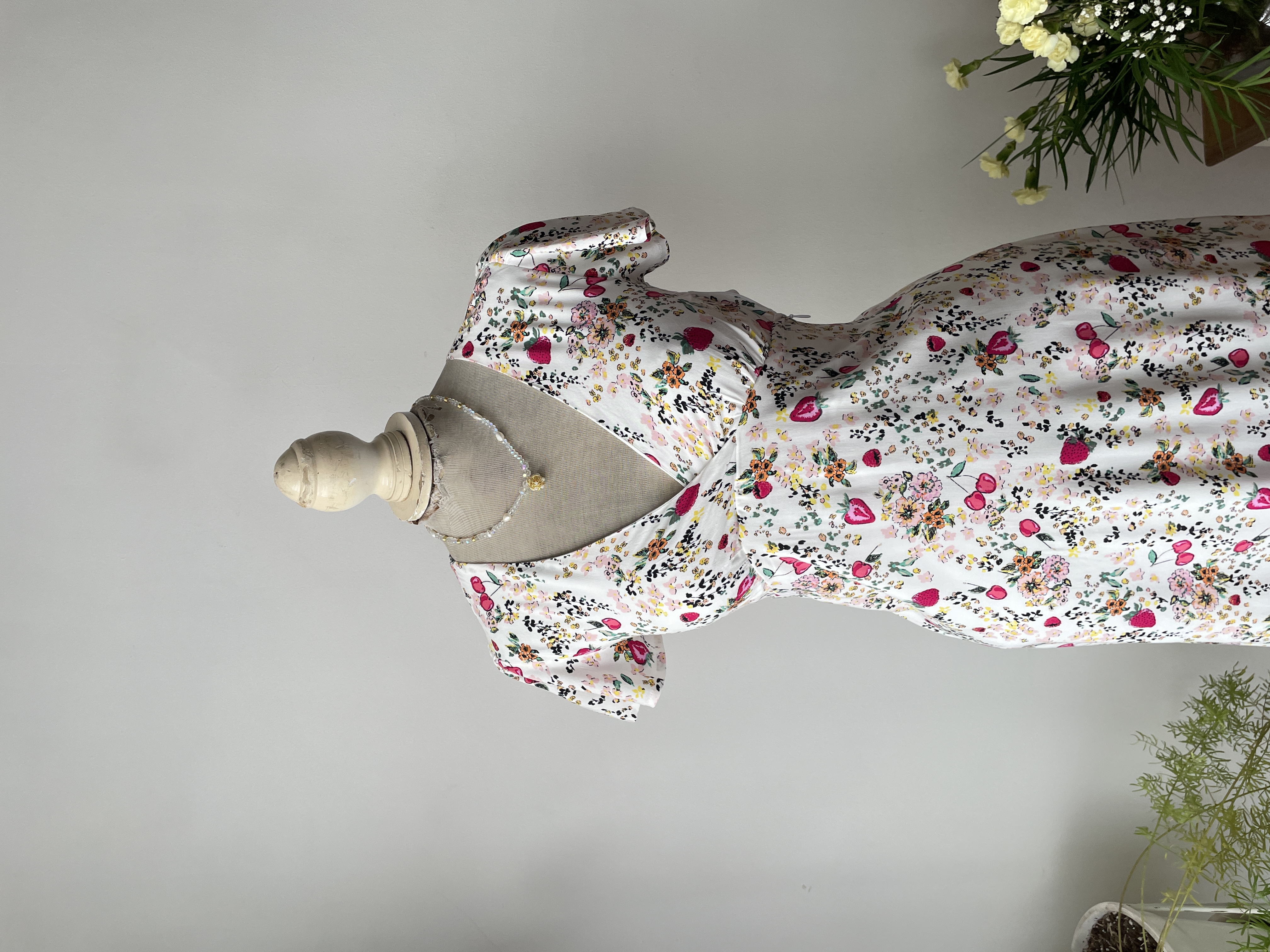 Vestido frutillas. Talla: XS 2