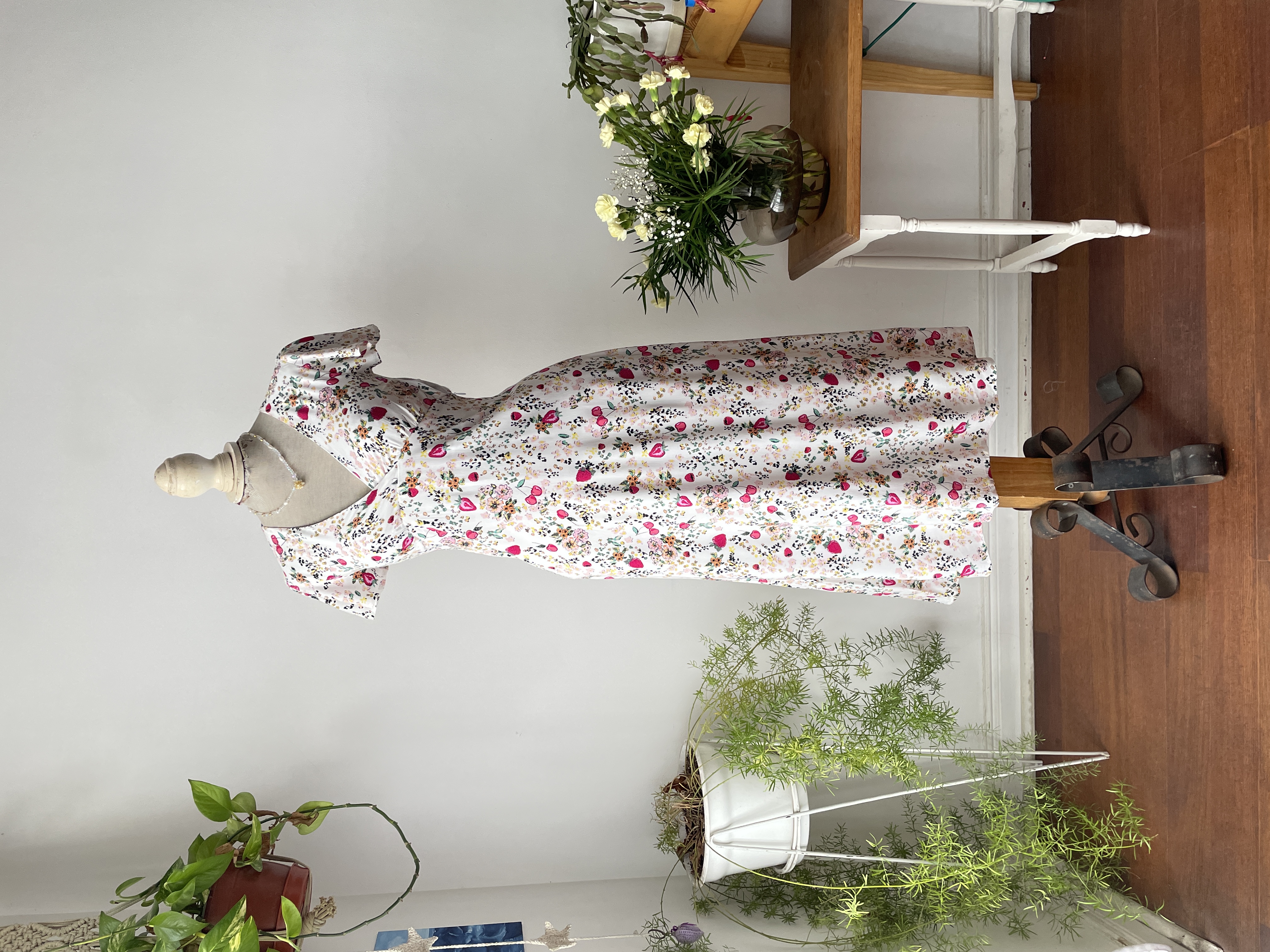Vestido frutillas. Talla: XS 1