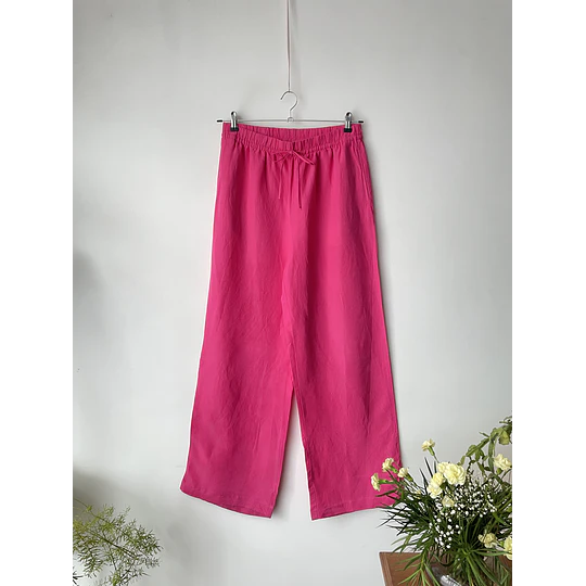 Palazzo rosa. Talla: M elasticados