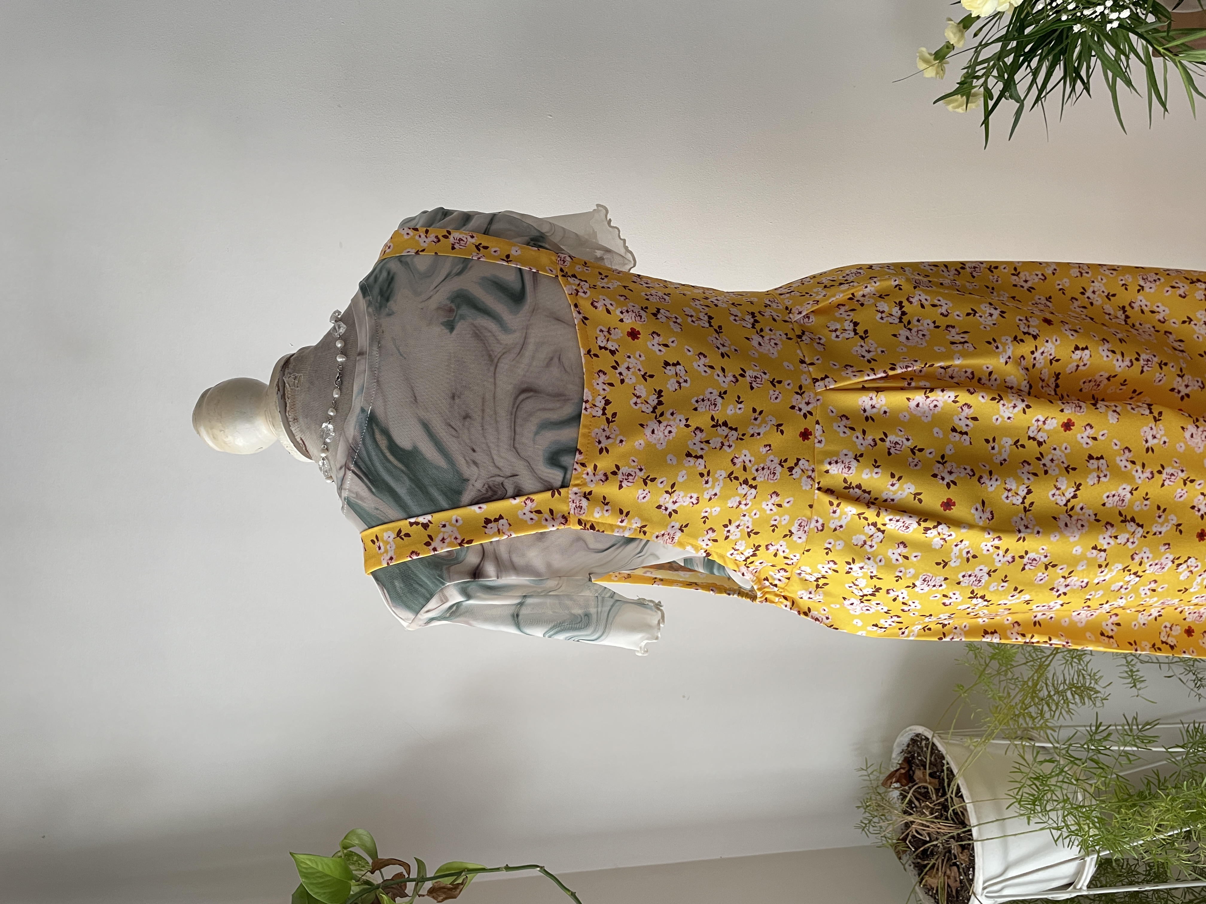 Jardinera amarilla. Talla: M holgada 3
