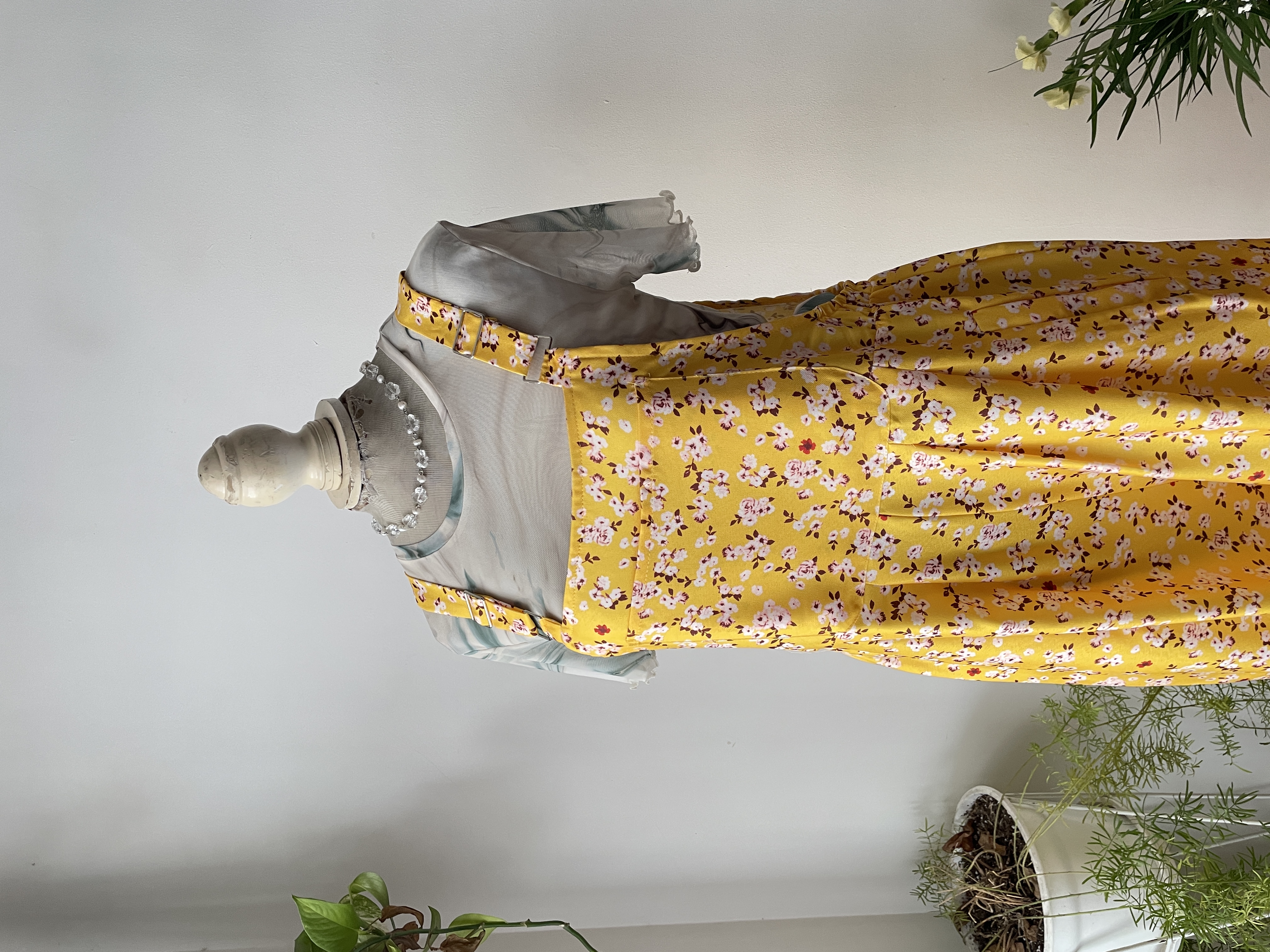 Jardinera amarilla. Talla: M holgada 2