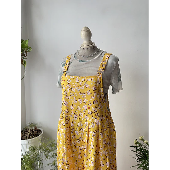 Jardinera amarilla. Talla: M holgada