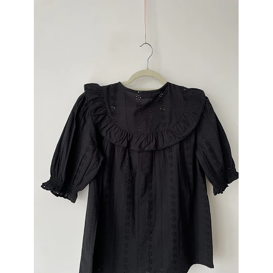Blusa negra. Talla: 12 (40)