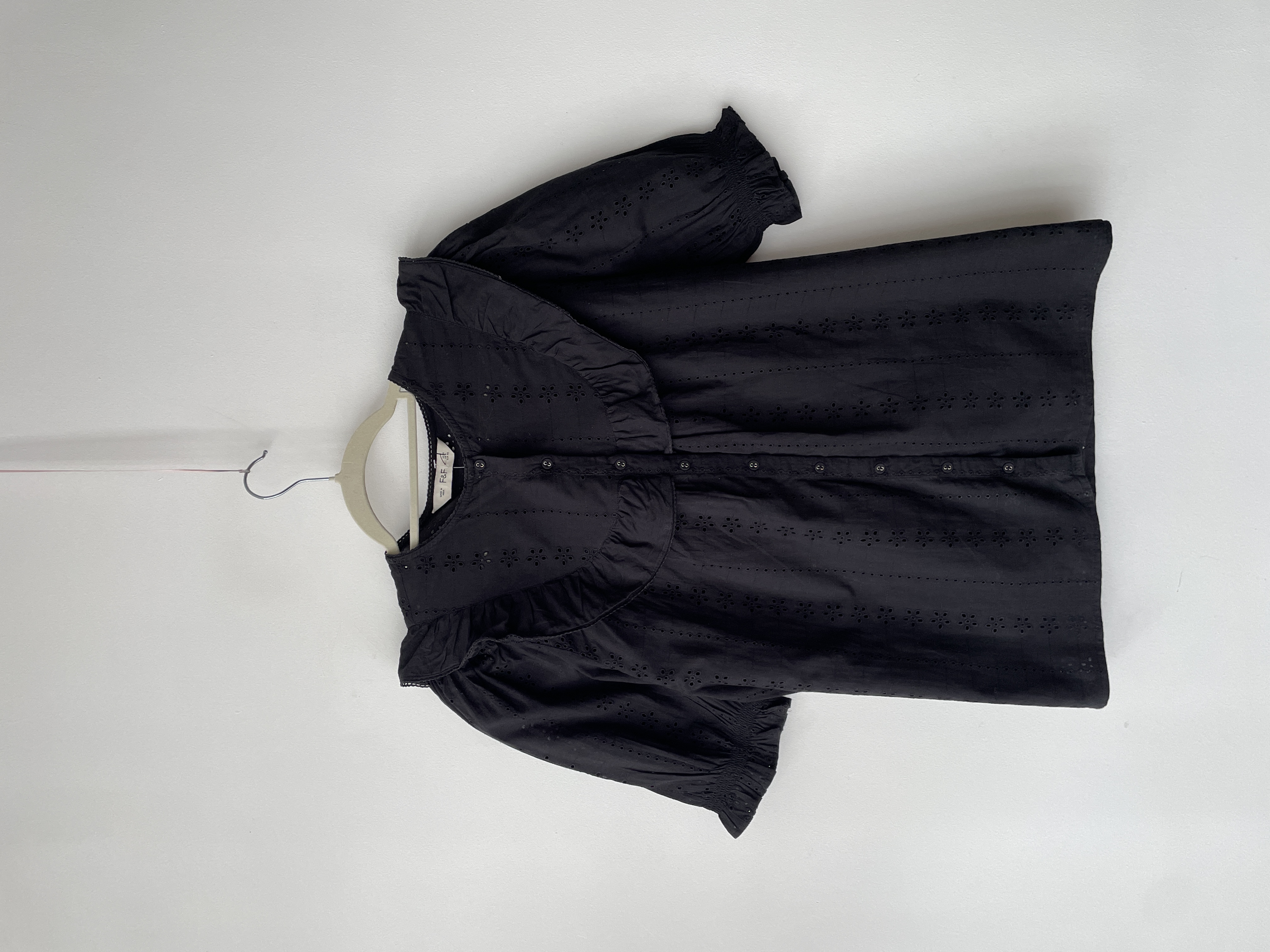 Blusa negra. Talla: 12 (40) 1