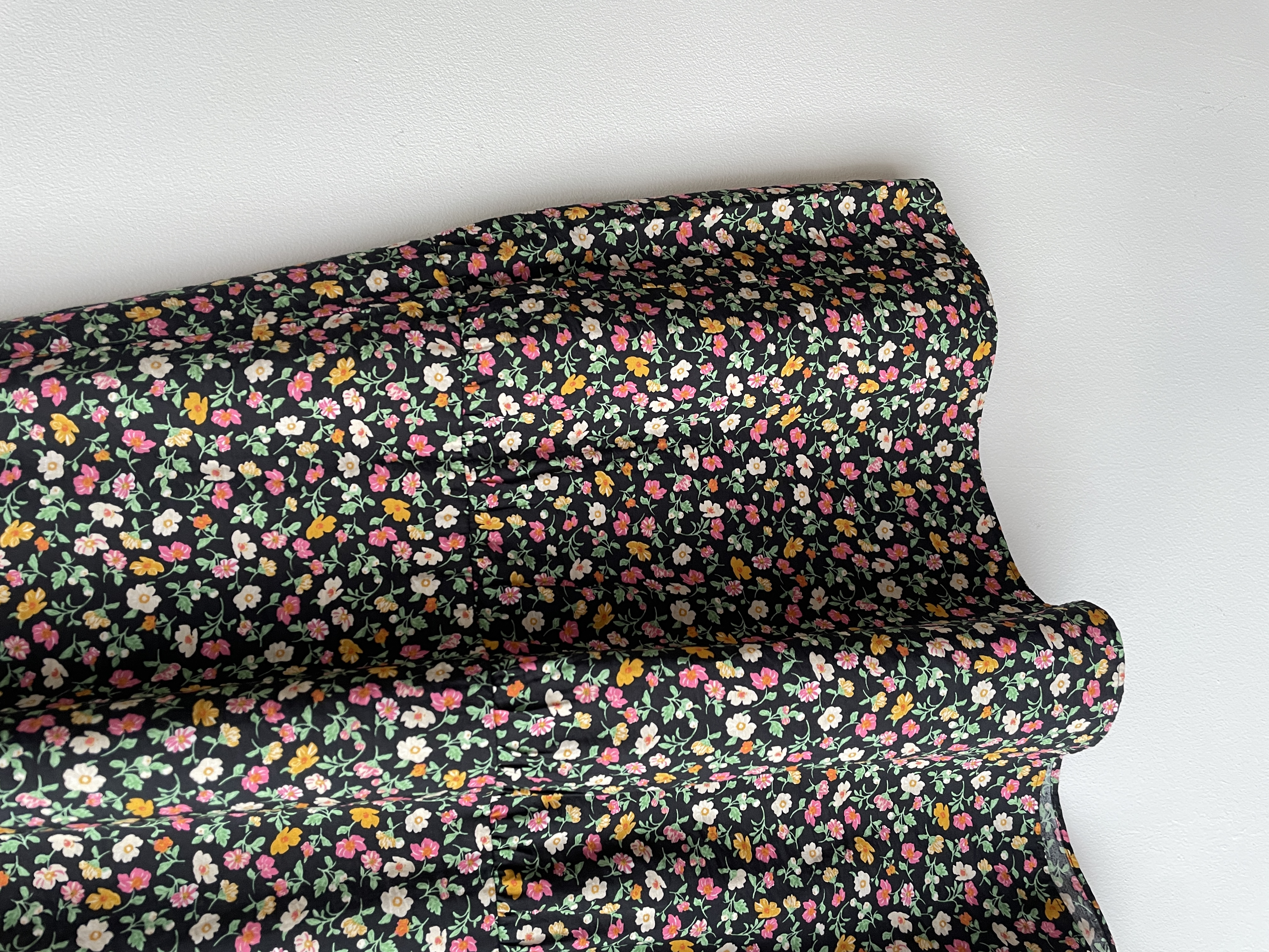Falda flores. Talla: 6 (s) 2