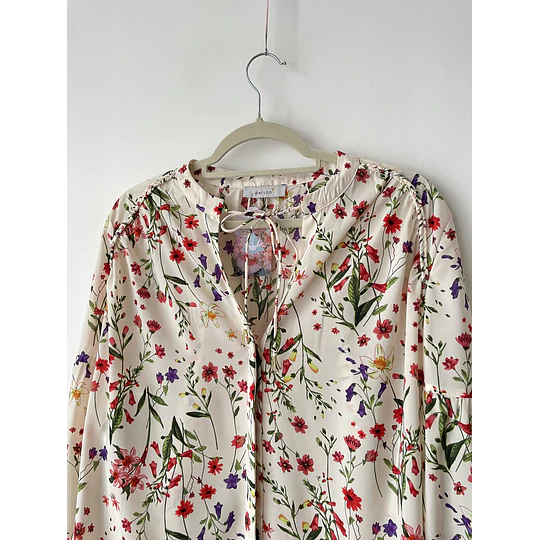 Blusa flora. Talla: L