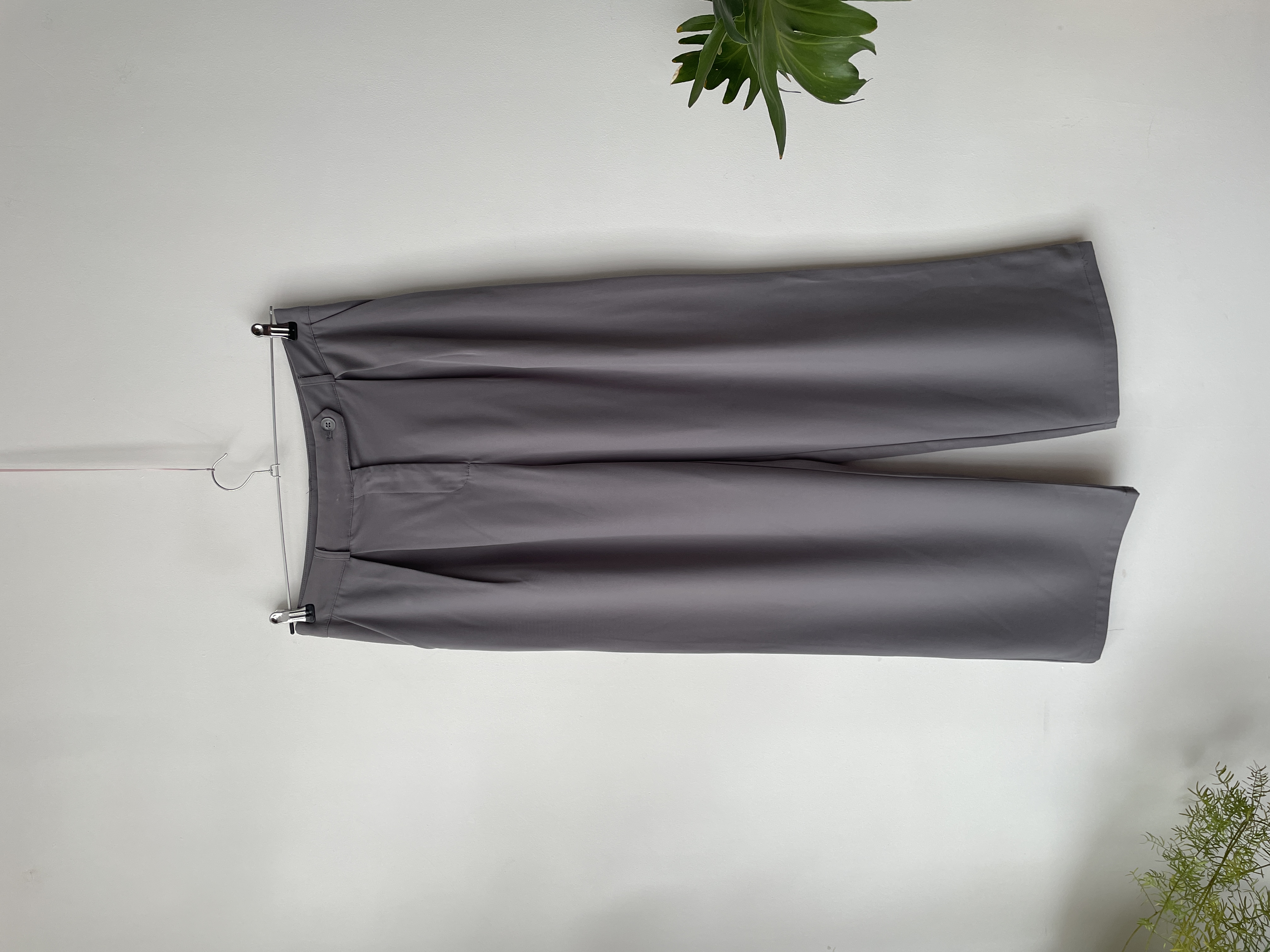 Pants gris. Talla: L chico (M) 1