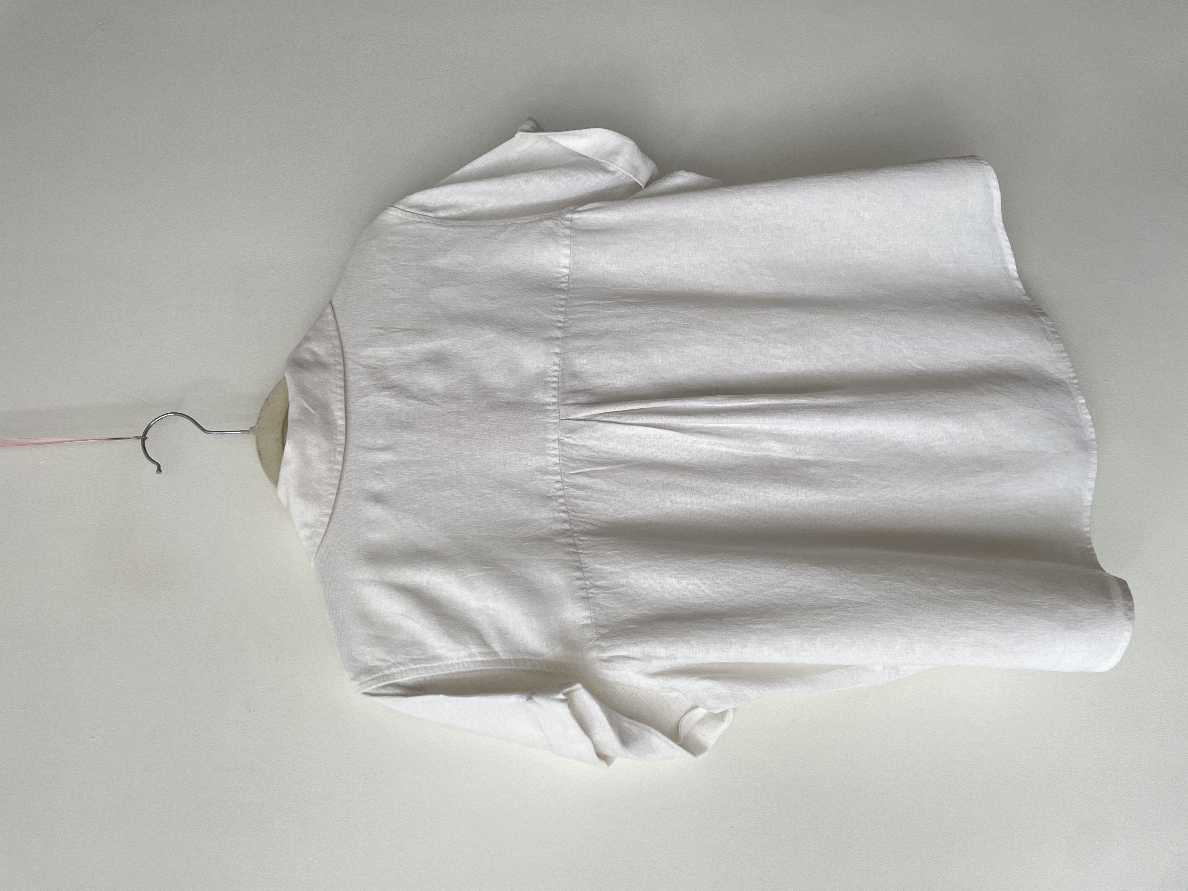 Blusa blanca. Talla: L  2
