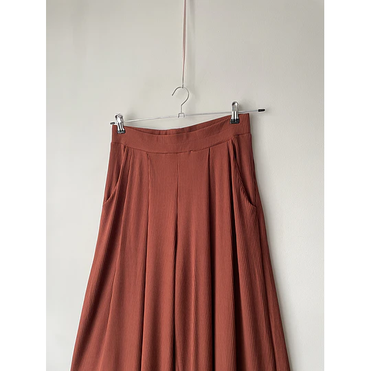 Palazzo terracota. Talla: L 