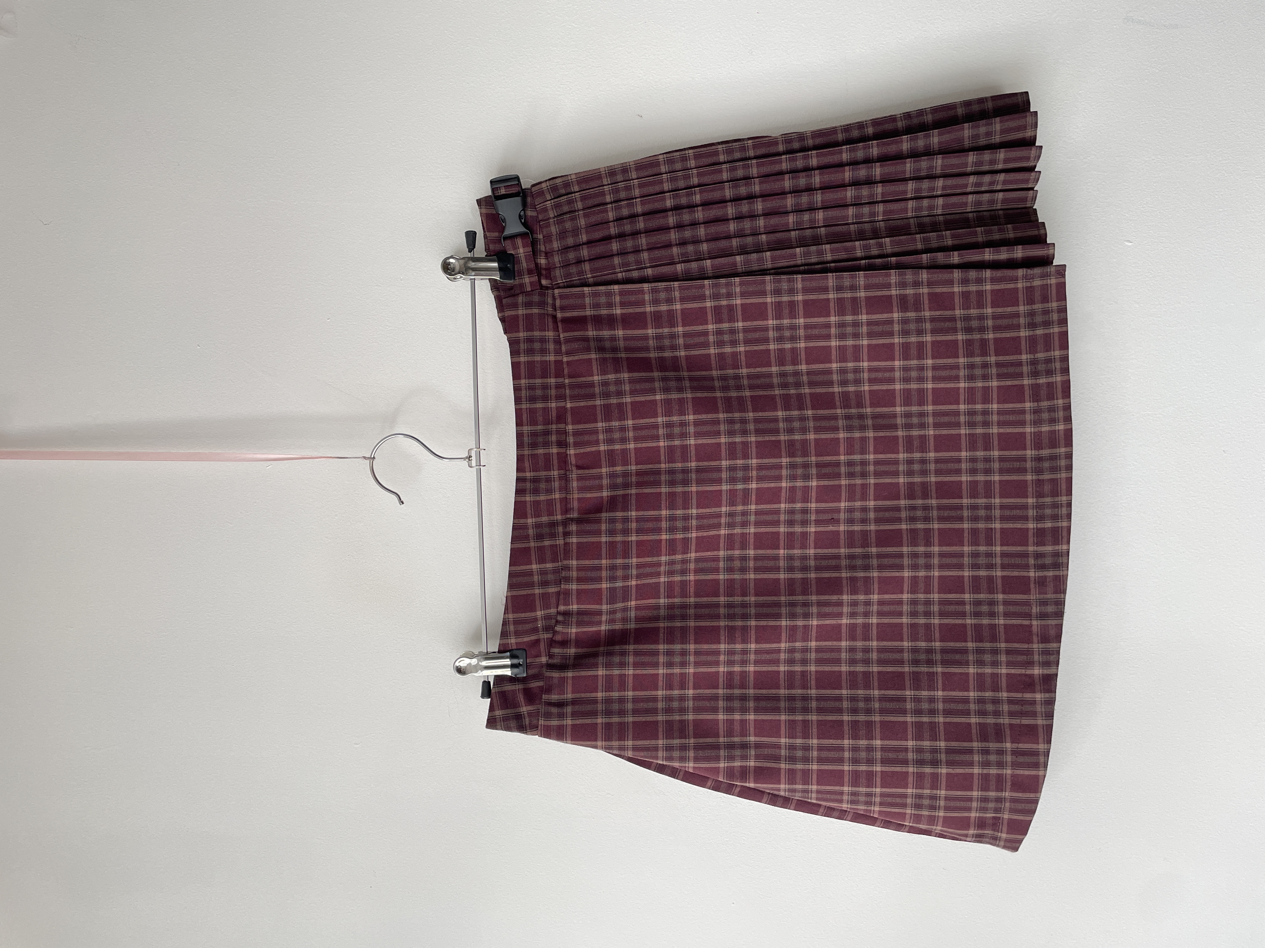 Falda tartán burdeo. Talla: L 1
