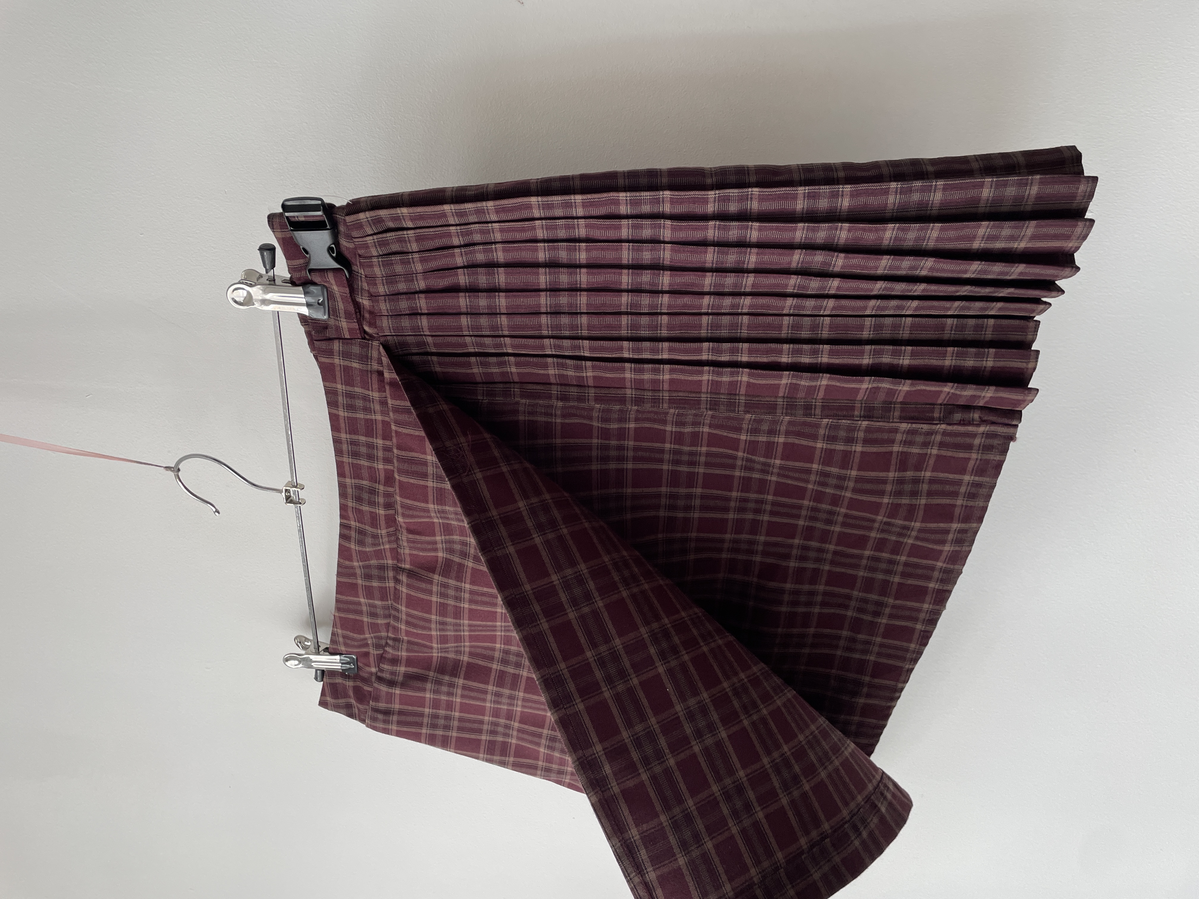 Falda tartán burdeo. Talla: L 2
