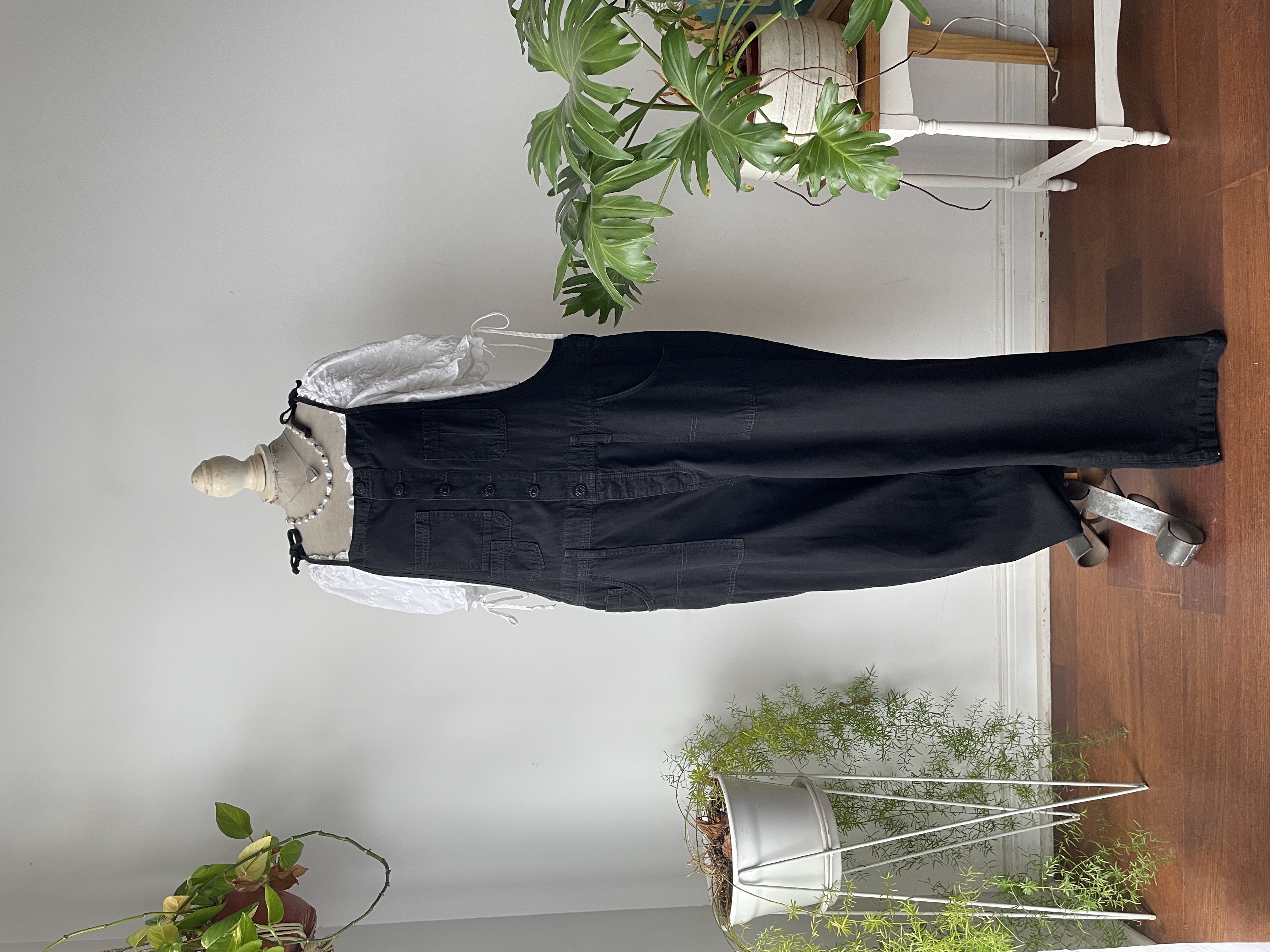 Jardinera negra. Talla: 12 (XL)  1