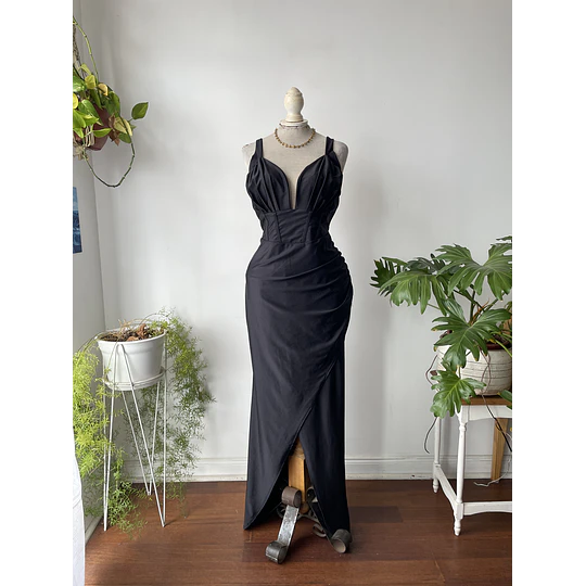 Vestido satín. Talla: L 