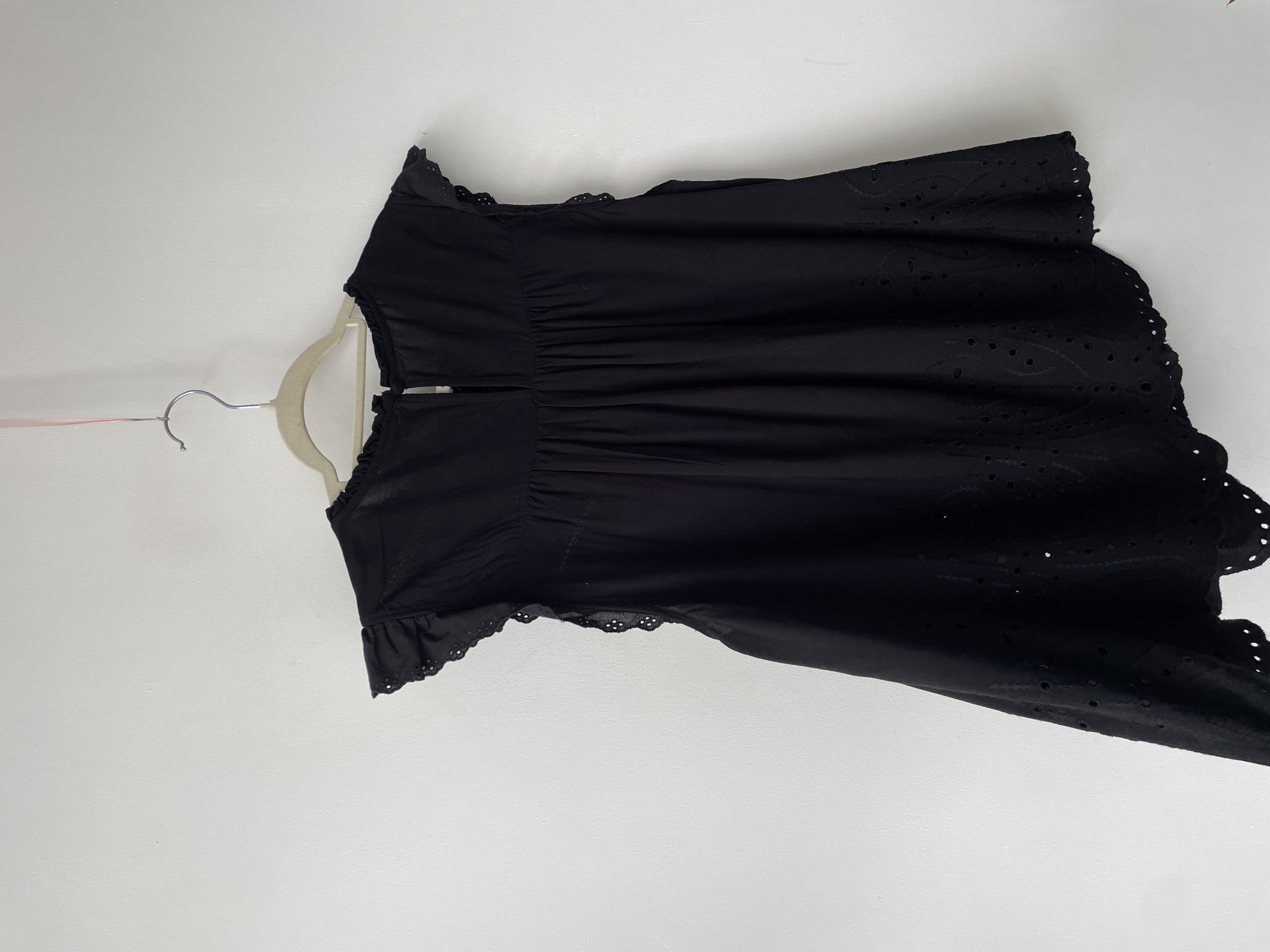Blusa negra broderié. Talla: 2 (XL/2XL)  3