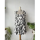 Enterito hojas. Talla: 1 (XL/2xl)  1