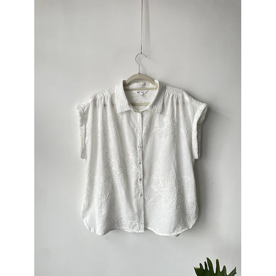 Blusa bordada. Talla: L 