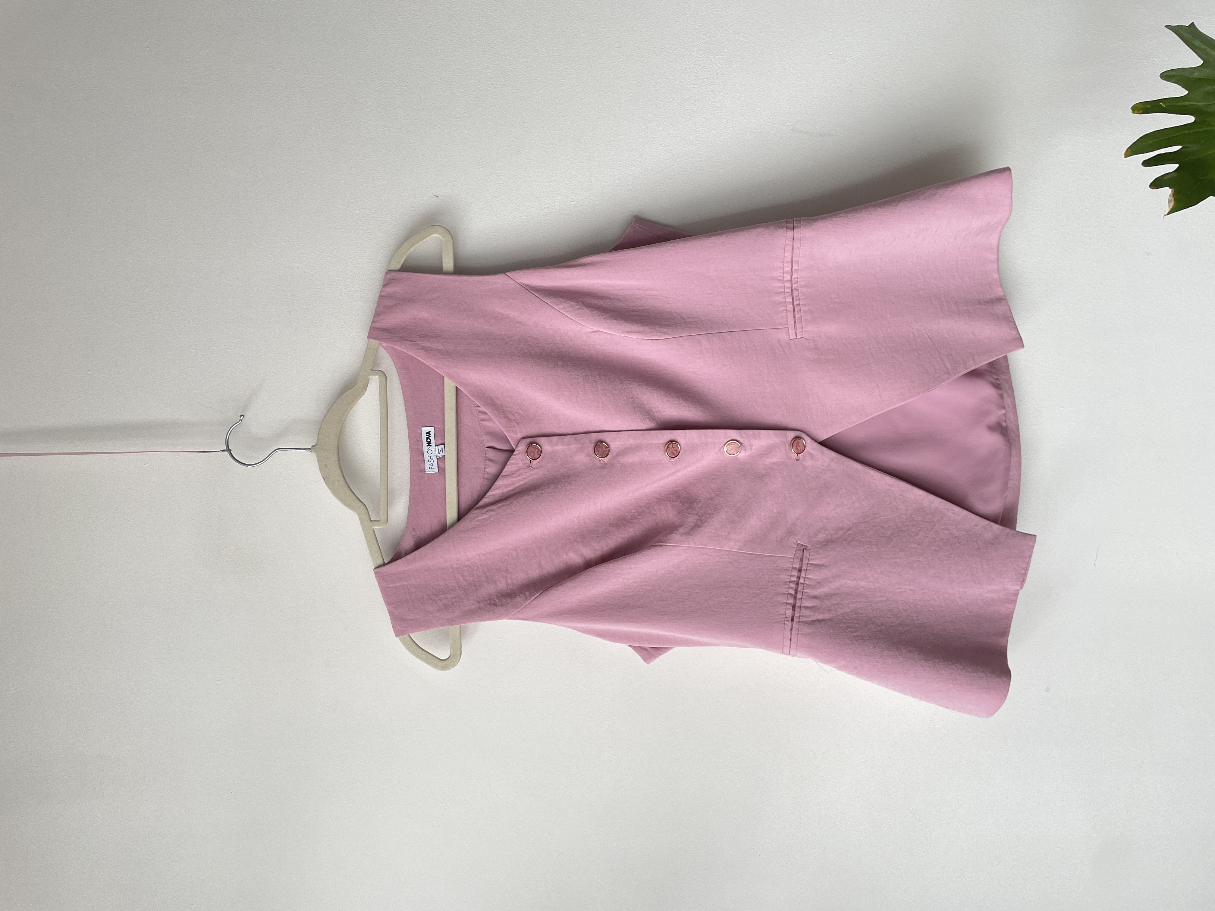 Vest rosa. Talla: XL (l)  1