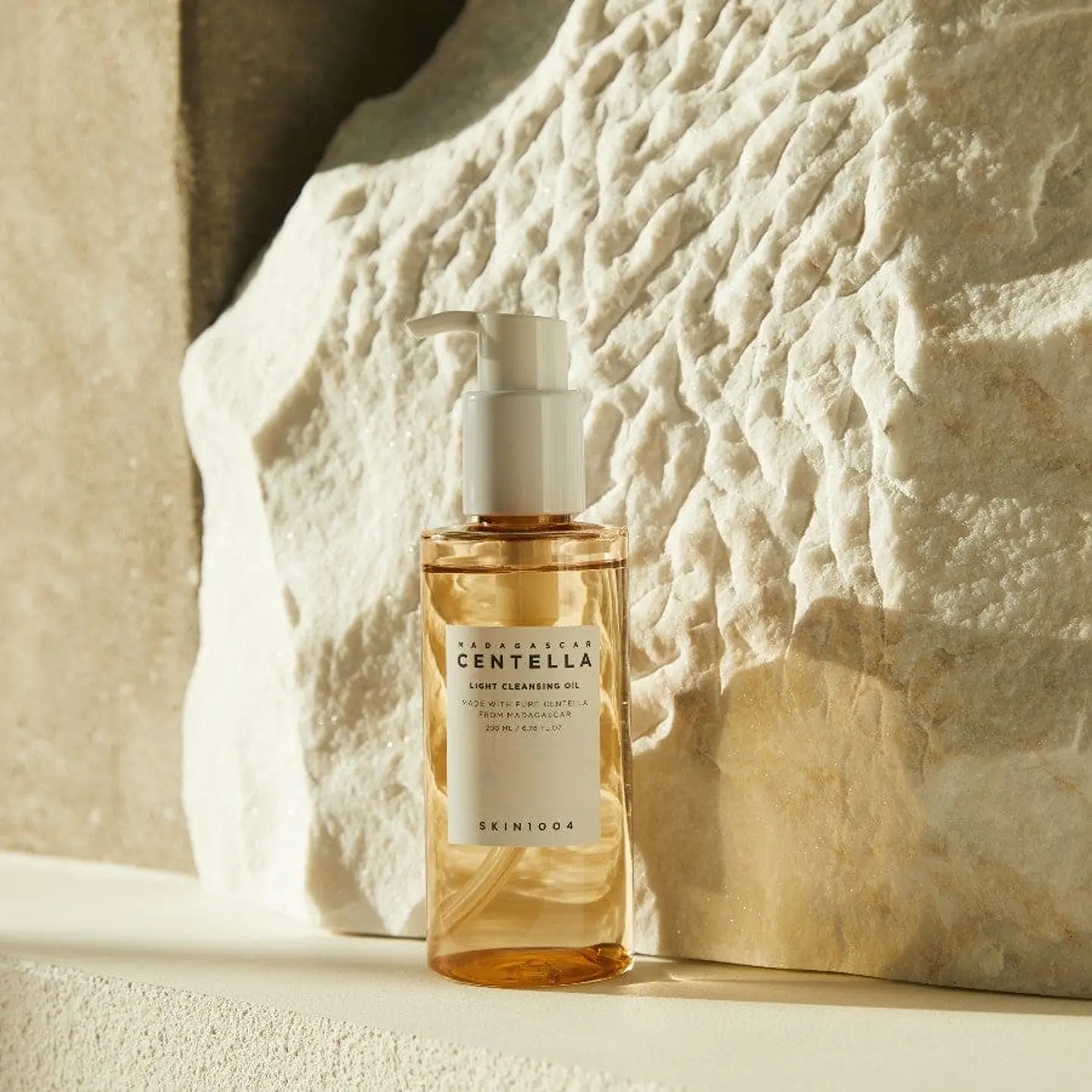 Madagascar Centella Light Cleansing Oil 200 ml 4