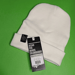 Gorro Marfil Unisex + 1 Pin