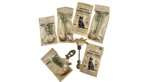 JUGUETE DE BOLA ,CATNIP DE PLUMA  AYUDA EN LIMPIEZA DE MOLARES.