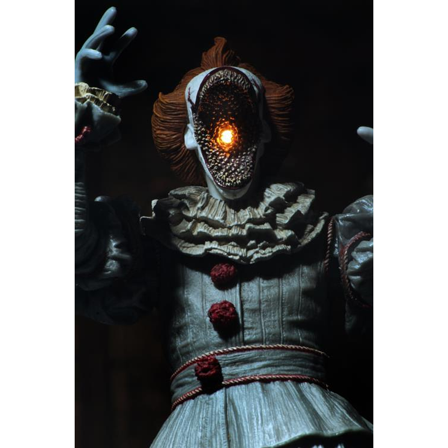 IT (2017) Ultimate Pennywise (Dancing Clown) Figure 17