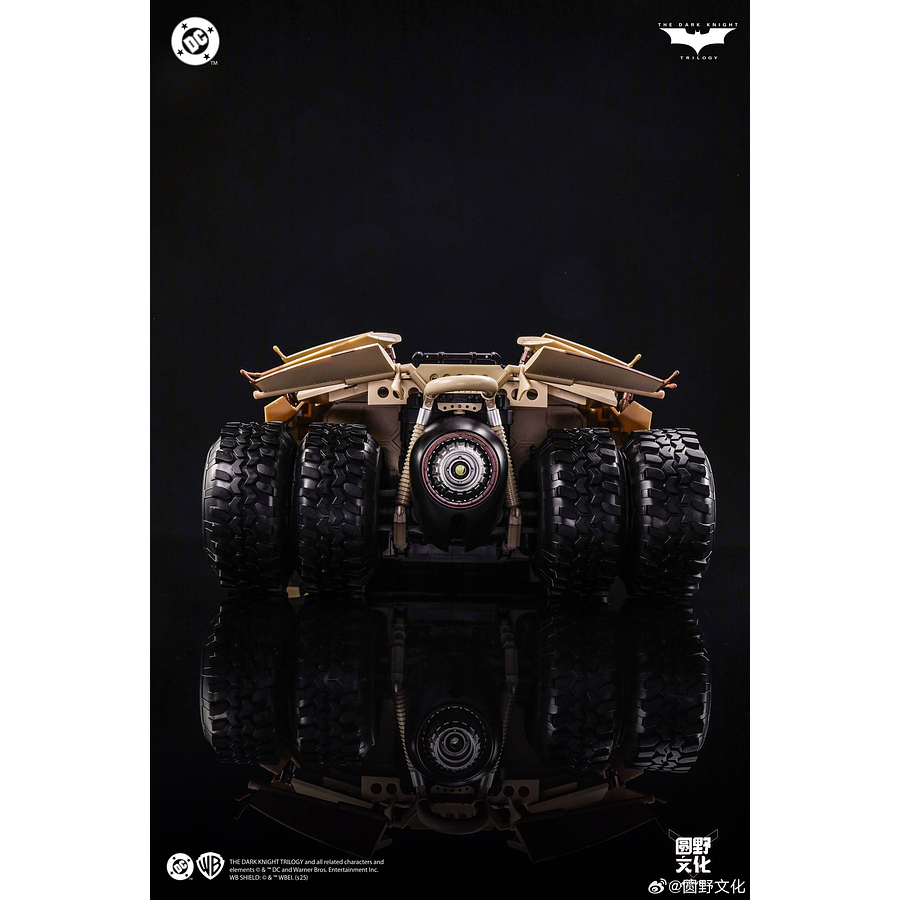 [Preventa Abierta] Modoking - Batman Batmobile Tumbler Camouflage 1/12 Scale Model Kit 9