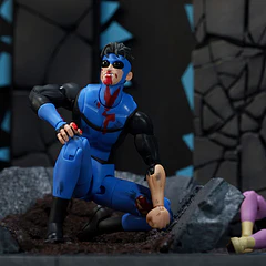 [Preventa Abierta] INVINCIBLE 1/12 SCALE ACTION FIGURE BATTLE DAMAGED DELUXE EXCLUSIVE  5