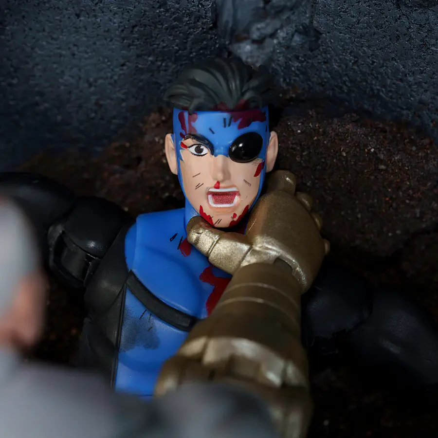 [Preventa Abierta] INVINCIBLE 1/12 SCALE ACTION FIGURE BATTLE DAMAGED DELUXE EXCLUSIVE  10