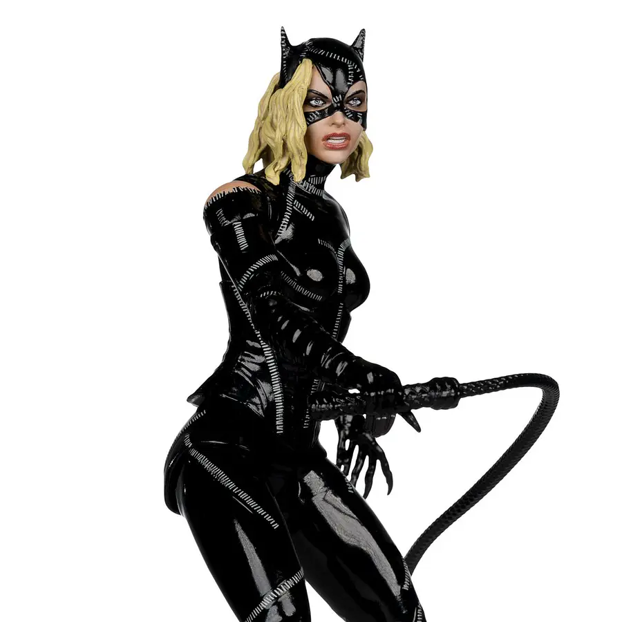 [Preventa Abierta] DC Multiverse Deluxe Theatrical Edition Wave 5 Batman Returns Battle Damaged Catwoman 7-Inch Scale Action Figure 6