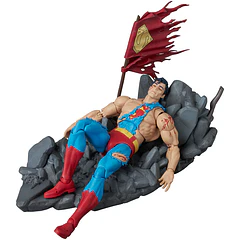 [Preventa Abierta] Death of Superman MAFEX No.324 Superman (Battle Damaged Ver.) Action Figure 3