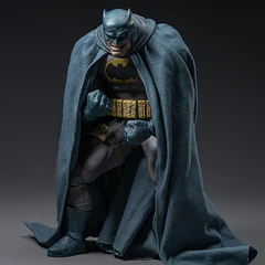 [Preventa Abierta] Batman: The Dark Knight Returns - Batman (Blue Suit) Action Figure 5