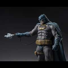 [Preventa Abierta] Batman: The Dark Knight Returns - Batman (Blue Suit) Action Figure 7